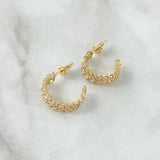 Candongas Cubana Omega Parcial 4.4gr / 2cm / Circones Blancos Oro Amarillo 18K ©