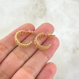 Candongas Cubana Omega Parcial 4.4gr / 2cm / Circones Blancos Oro Amarillo 18K ©