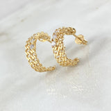 Candongas Cubana Omega Parcial 4.4gr / 2cm / Circones Blancos Oro Amarillo 18K ©