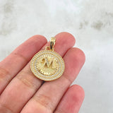 Dije Medalla Letra M 4.65gr / 3cm / Circones Blancos Oro Amarillo 18K