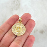 Dije Medalla Letra D 4.45gr / 3.1cm / Circones Blancos Oro Amarillo 18K *