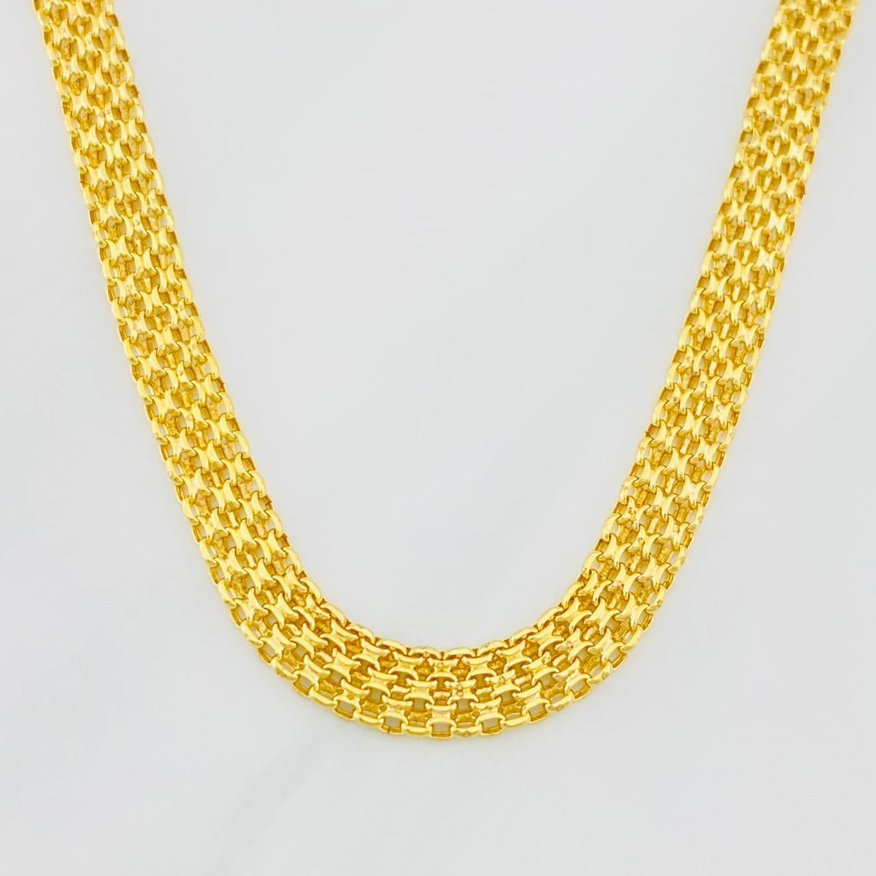 Bismark Chain 8.25g / 24 in / 5.3mm Yellow Gold 18K