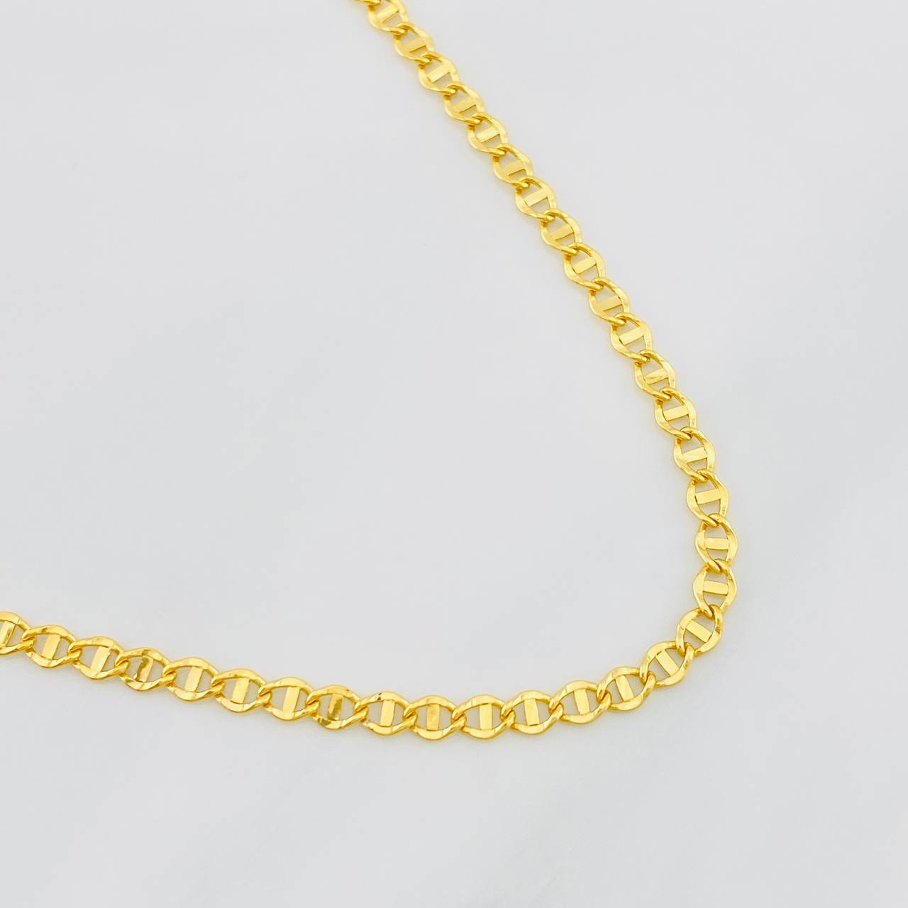 Flat Mariner Chain Volga 3.25g / 24 in / 2.8mm Yellow Gold 18K