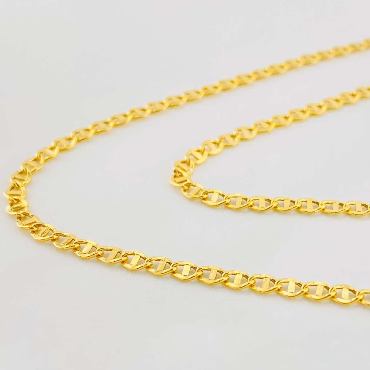 Flat Mariner Chain Volga 3.2g / 24 in / 2.75mm Yellow Gold 18K