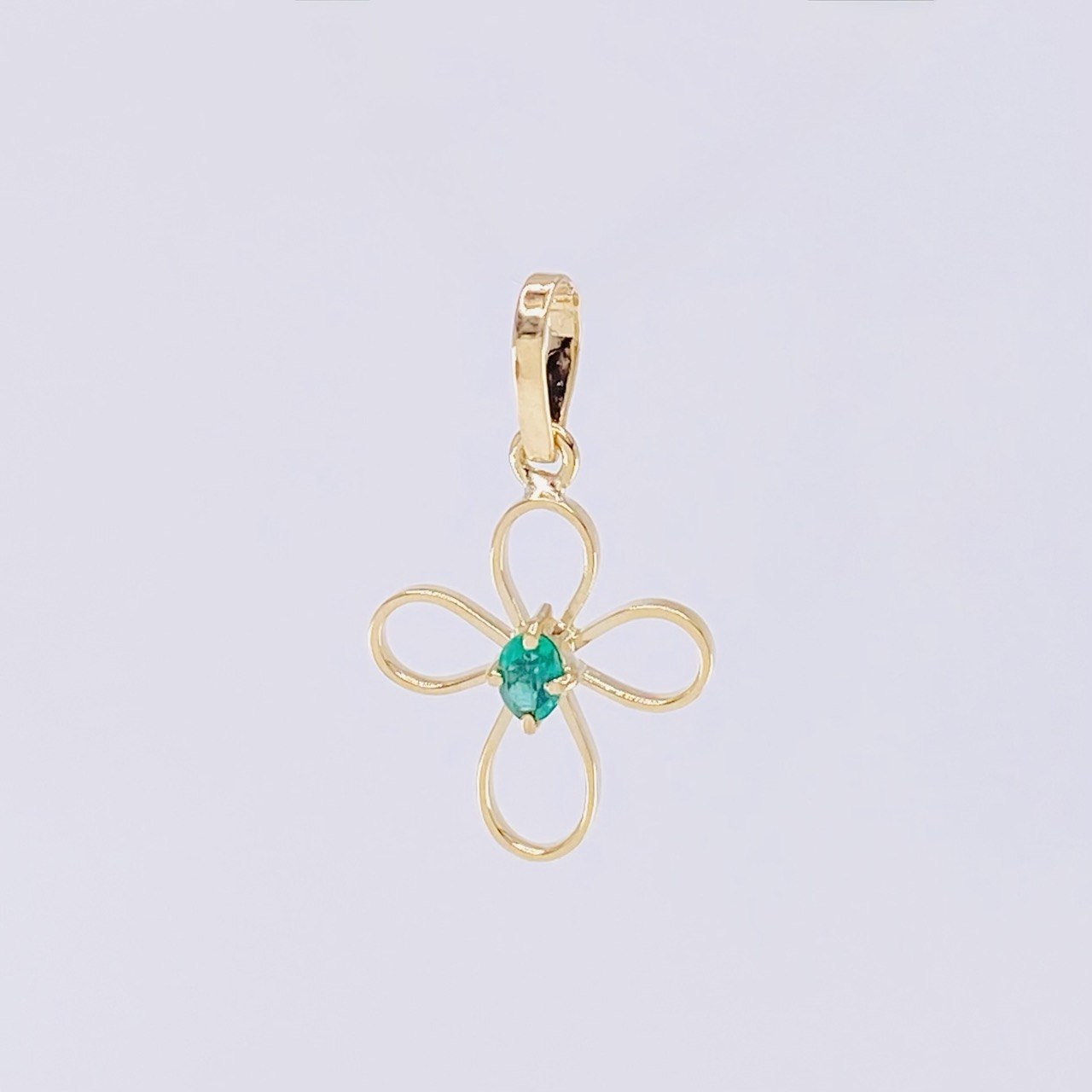 Pendant Emerald Cross 5pts 0.6g / 3/4 in Yellow Gold 18K