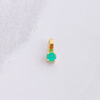 Dije Redondo Esmeralda 5pts 0.15g / 1/4 in Oro Amarillo 18K