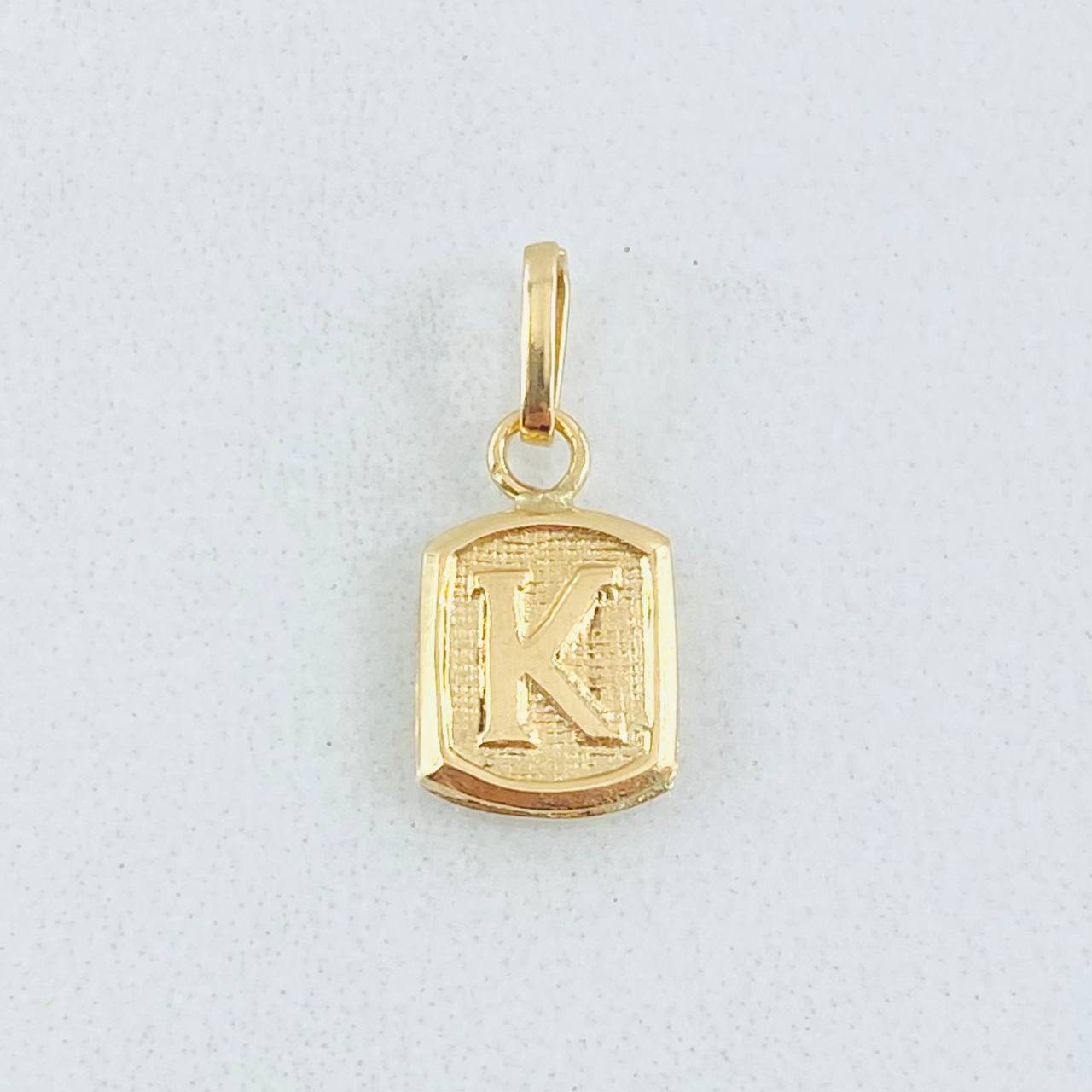 Dije Letra K 0.3gr / 1/2 in / Oro Amarillo 18K