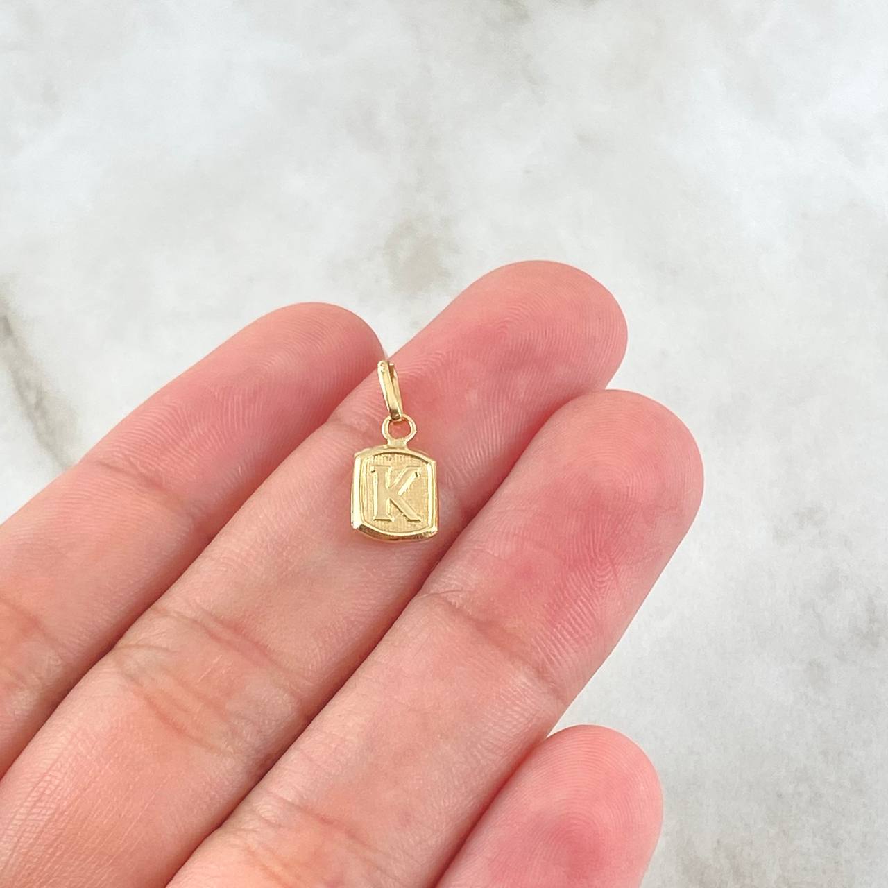 Dije Letra K 0.35gr / 1/2 in / Oro Amarillo 18K