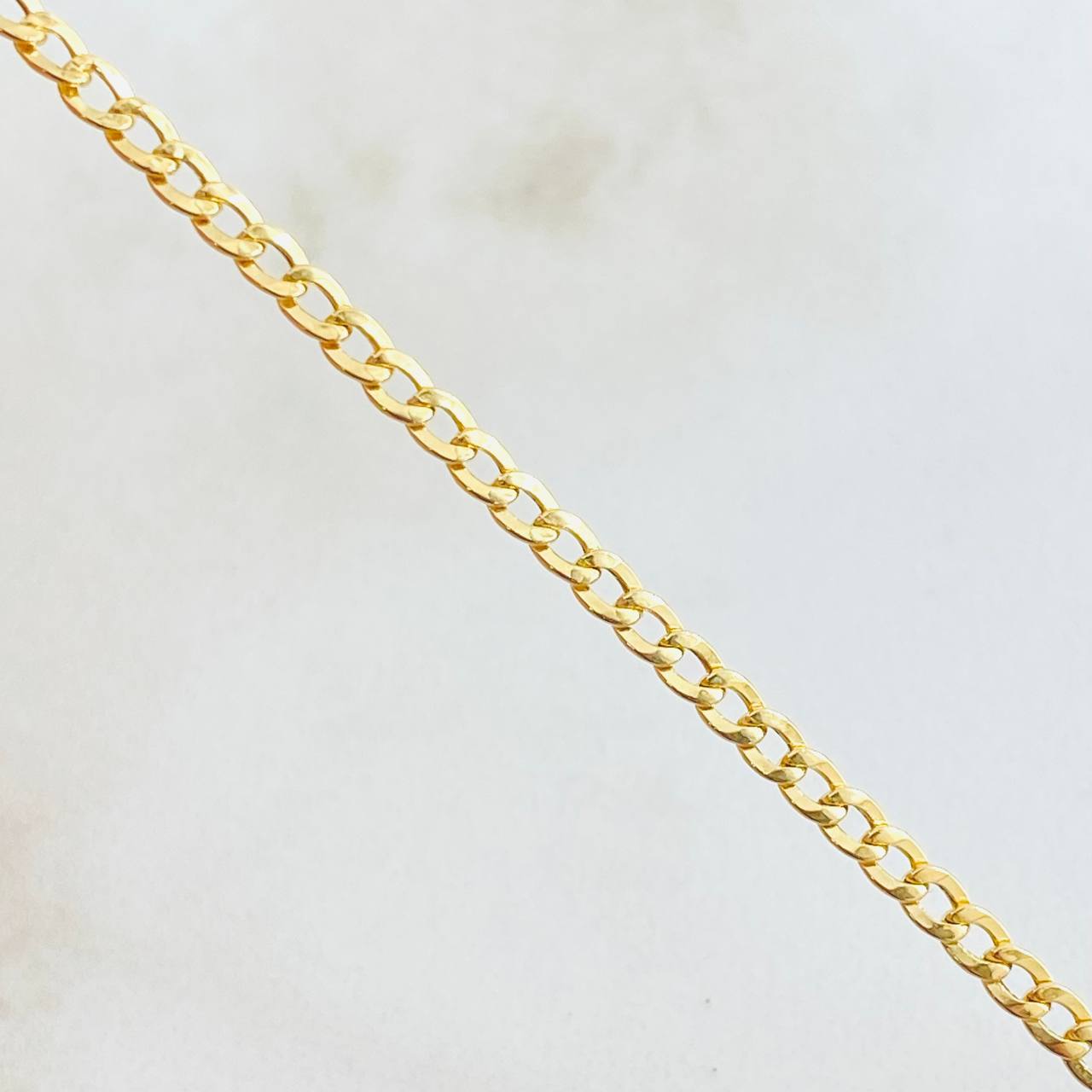 Cadena Cubana 3gr / 19 3/4 in / 2.4mm Oro Amarillo +1 18K ©