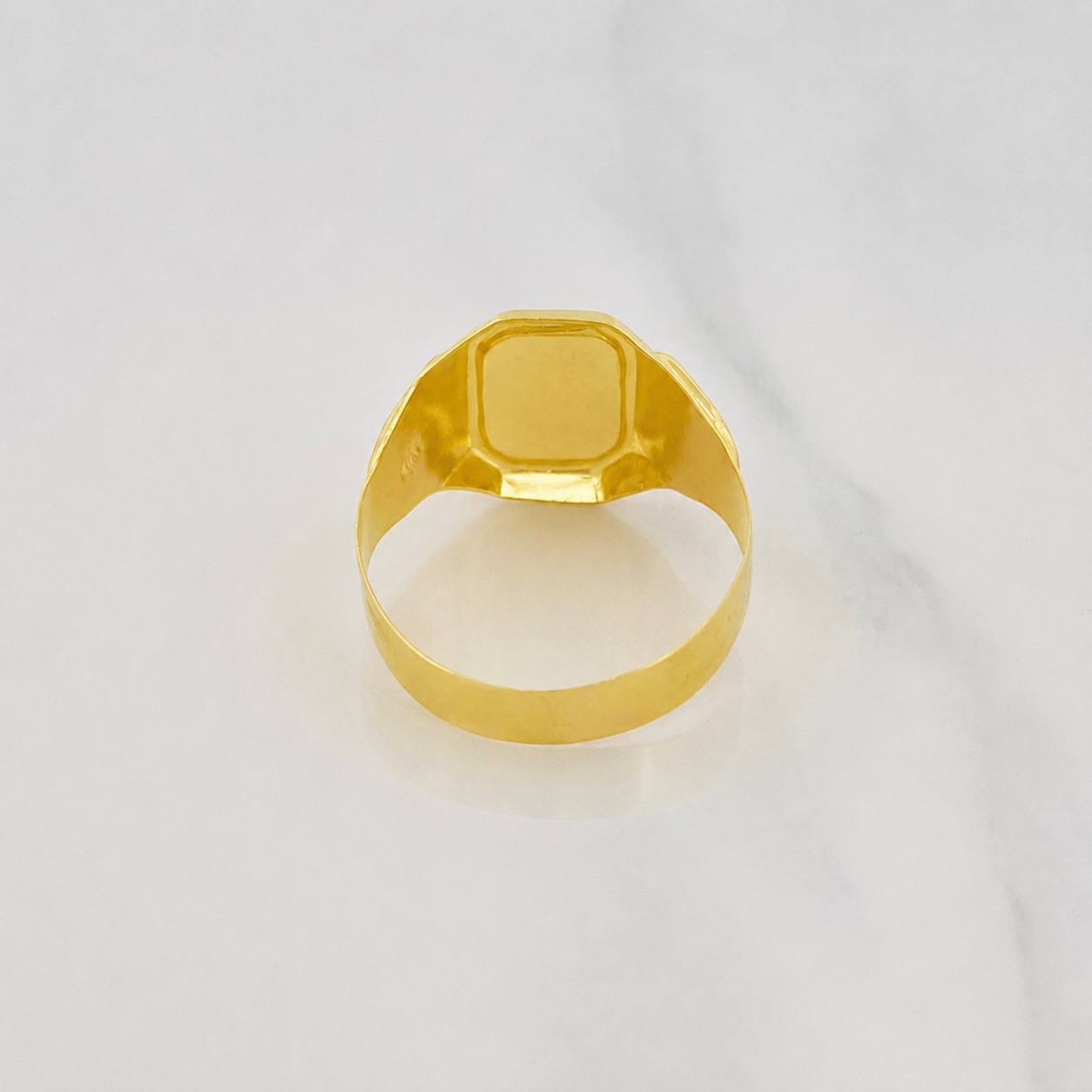 Anillo Sello Caballo 4.55g / T12 Oro Amarillo 18K