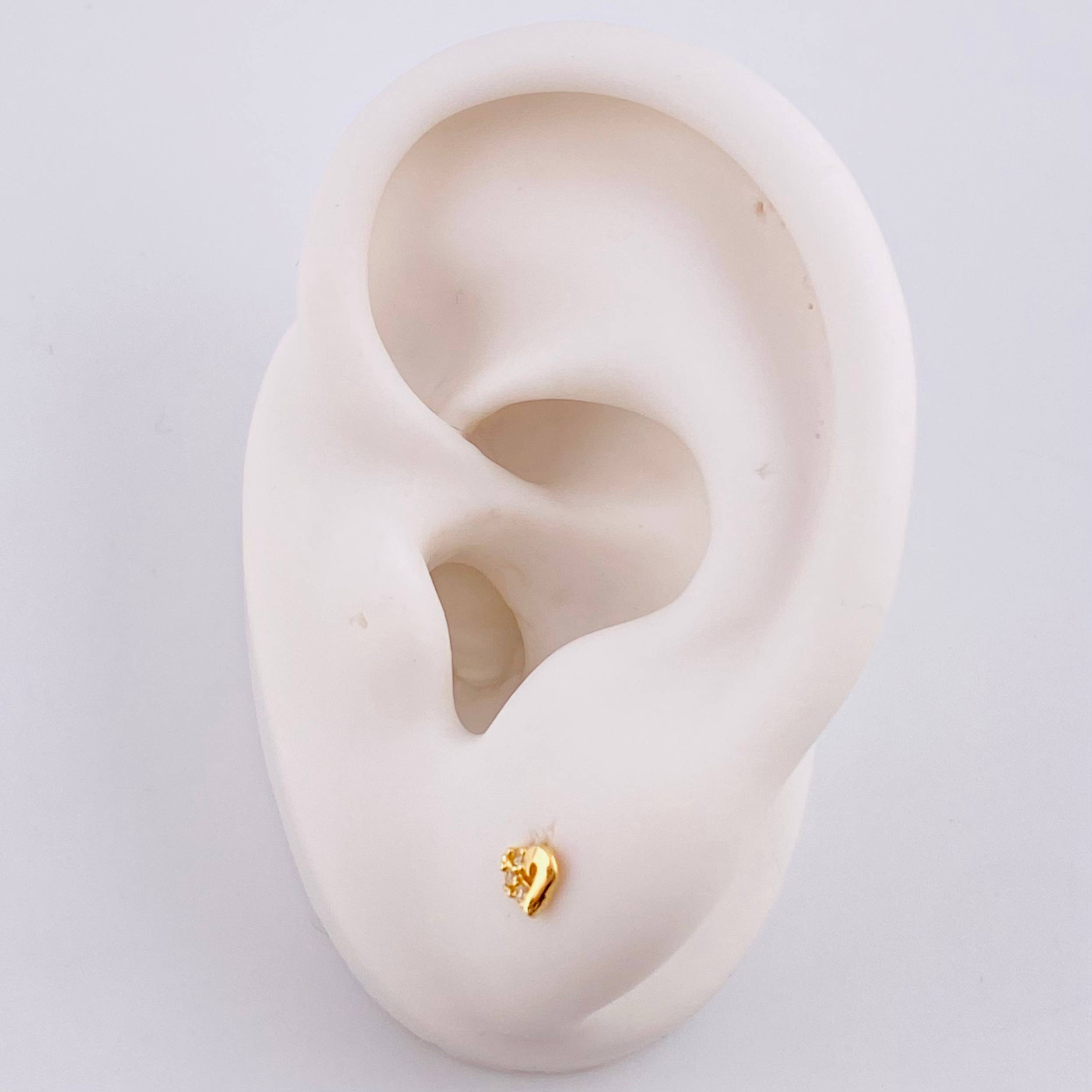 Stud Earrings Heart Silhouette 0.55 g / in / 3.9 mm Yellow Gold 18K