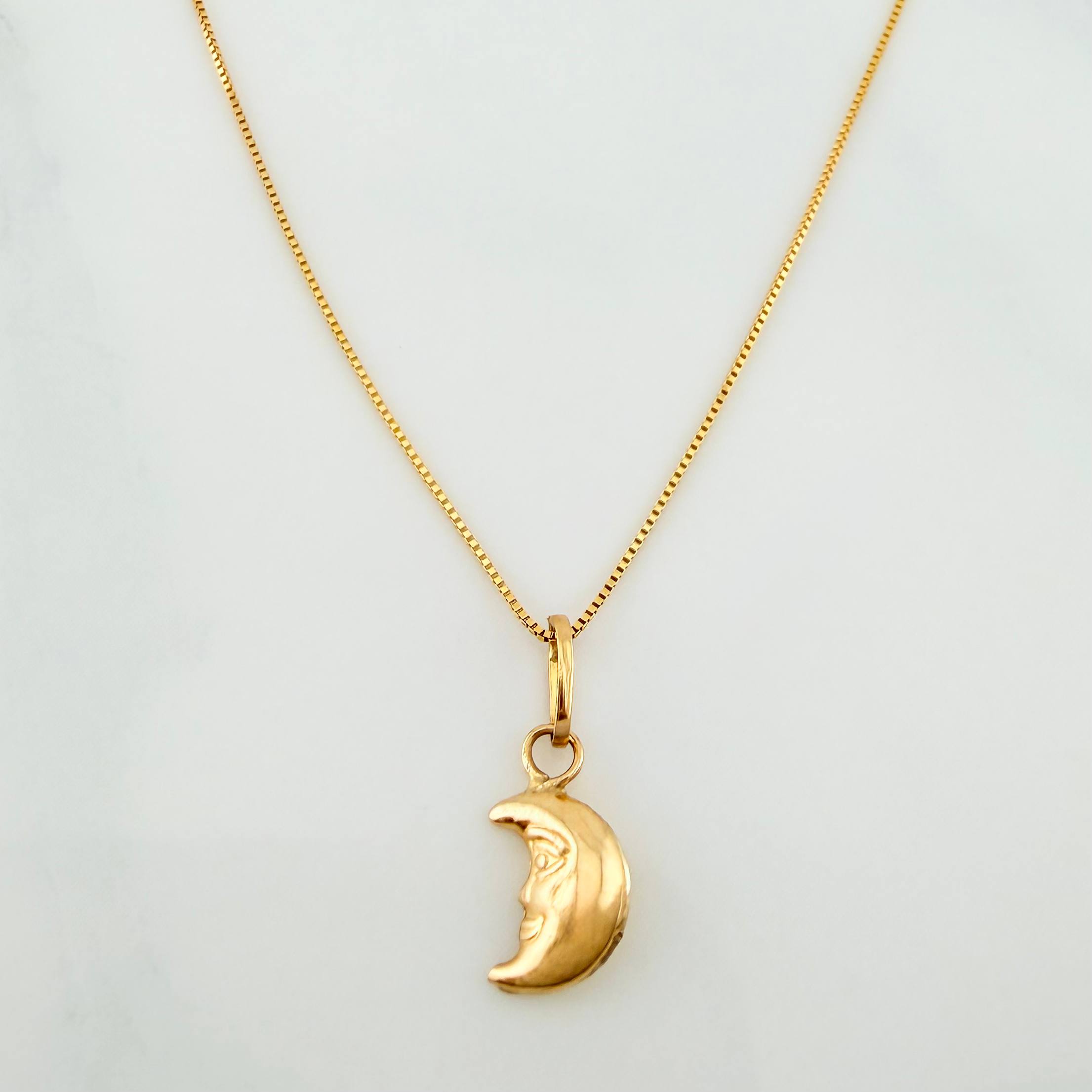 Set Cadena Veneciana + Dije Luna / 1,1gr / 17 3/4 in Oro Amarillo 18K