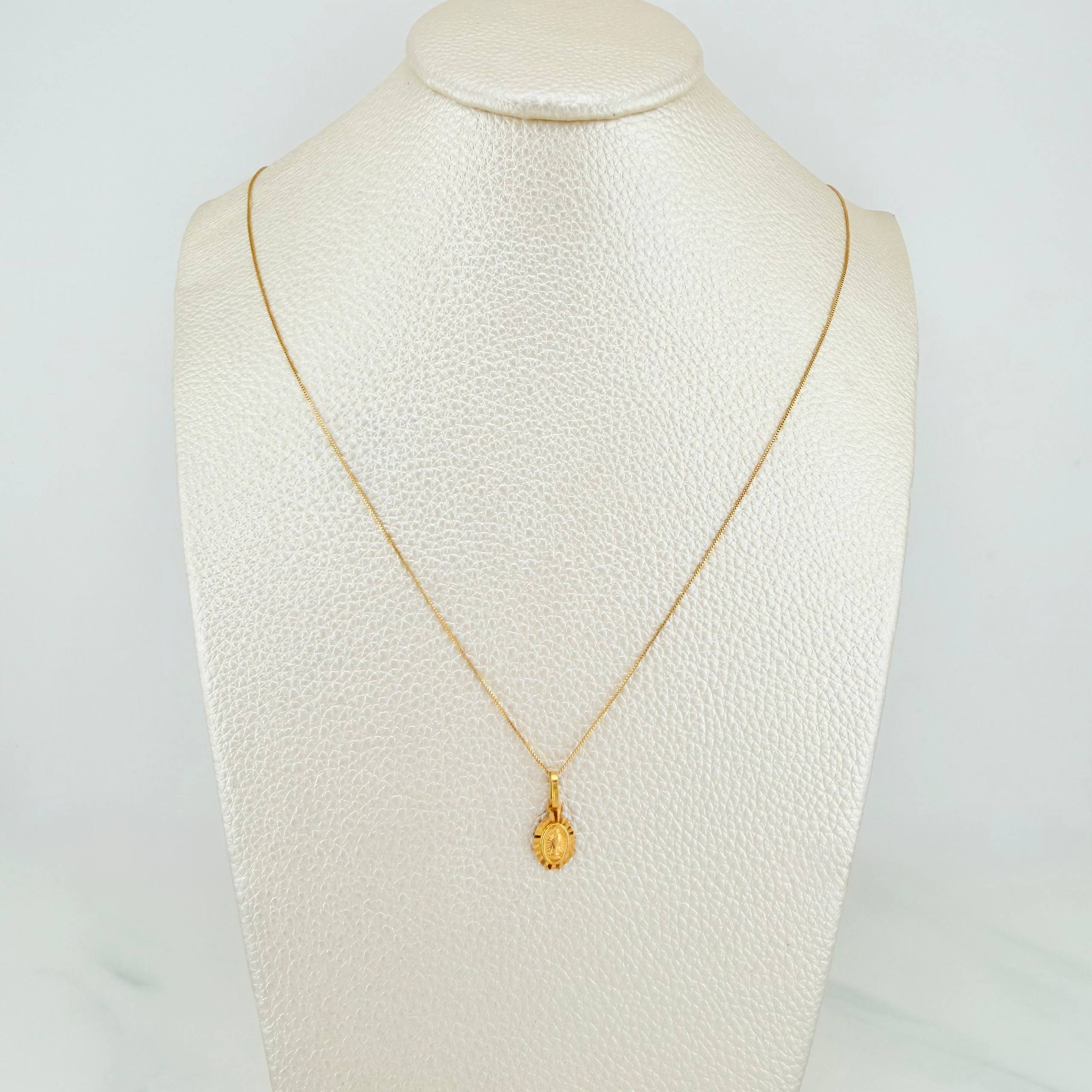 Venetian Chain Set + Virgin of Guadalupe Pendant / 1.5g / 17 3/4 in 18K Yellow Gold