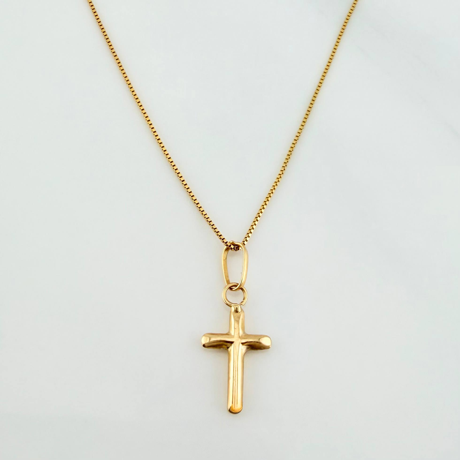 Set Cadena Veneciana + Dije Cruz / 1,05gr / 17 3/4 in Oro Amarillo 18K