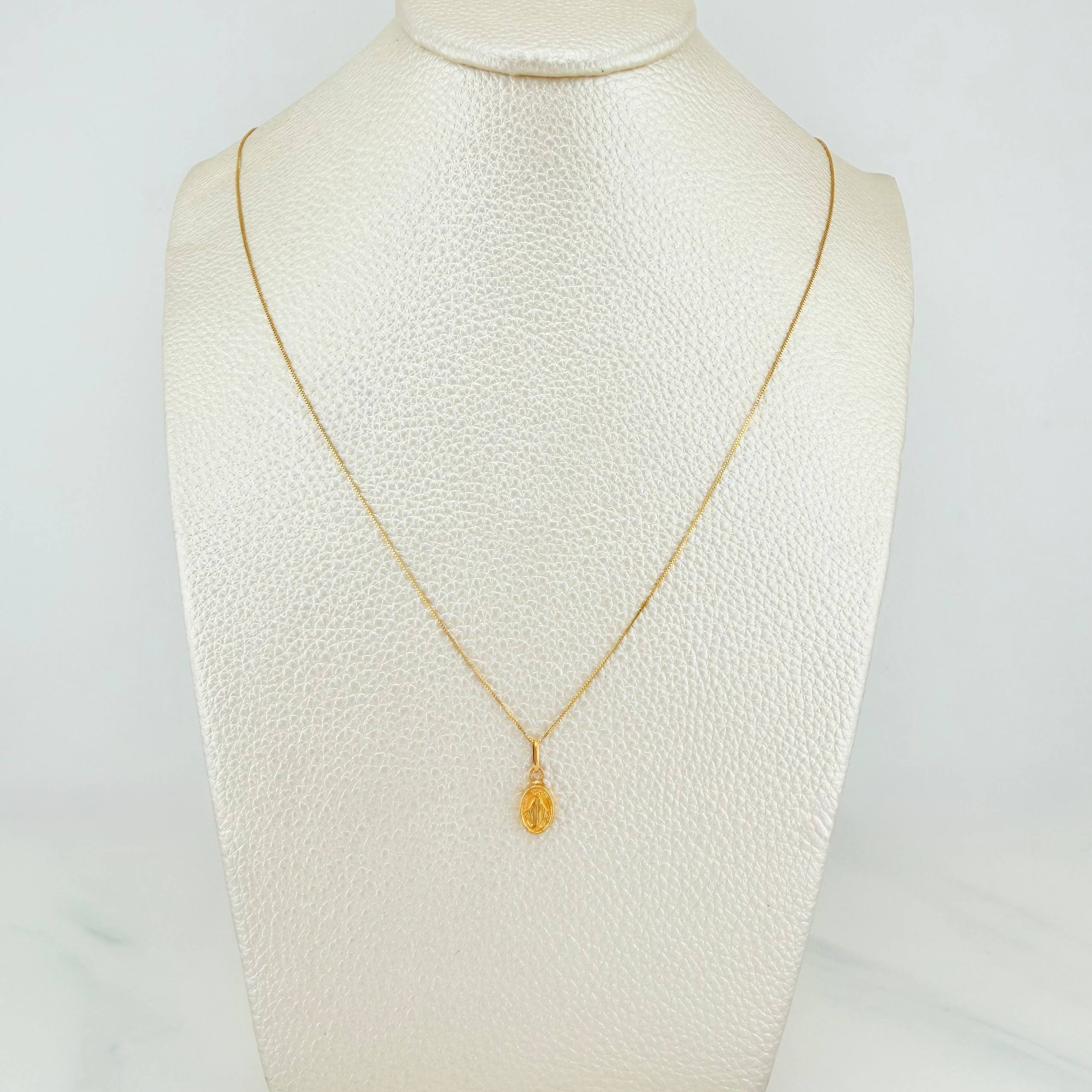 Venetian Chain Set + Miraculous Virgin Pendant / 1.2g / 17 3/4 in 18K Yellow Gold
