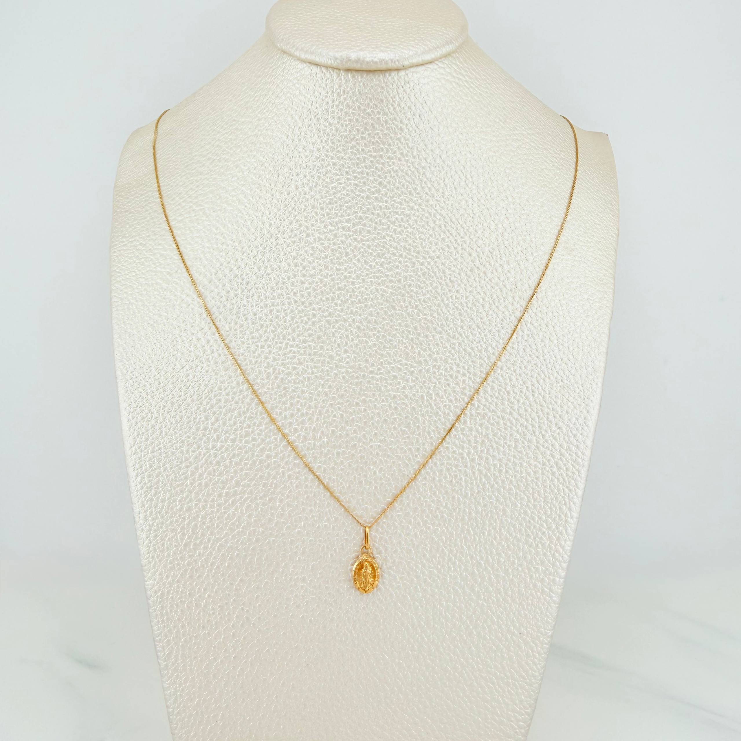 Venetian Chain Set + Virgin of Guadalupe Pendant / 1.1g / 17 3/4 in 18K Yellow Gold