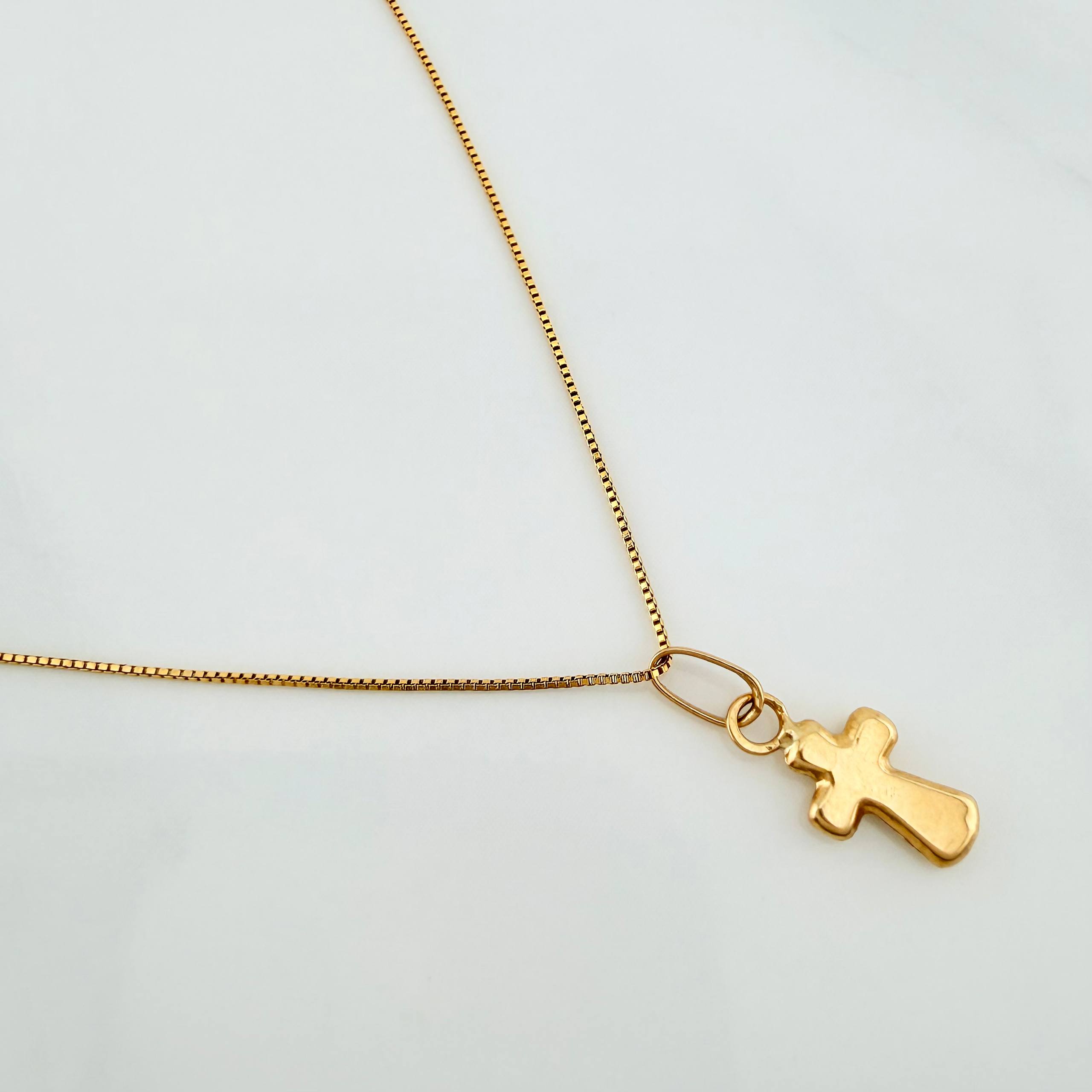 Set Cadena Veneciana + Dije Cruz / 1,1gr / 17 3/4 in Oro Amarillo 18K