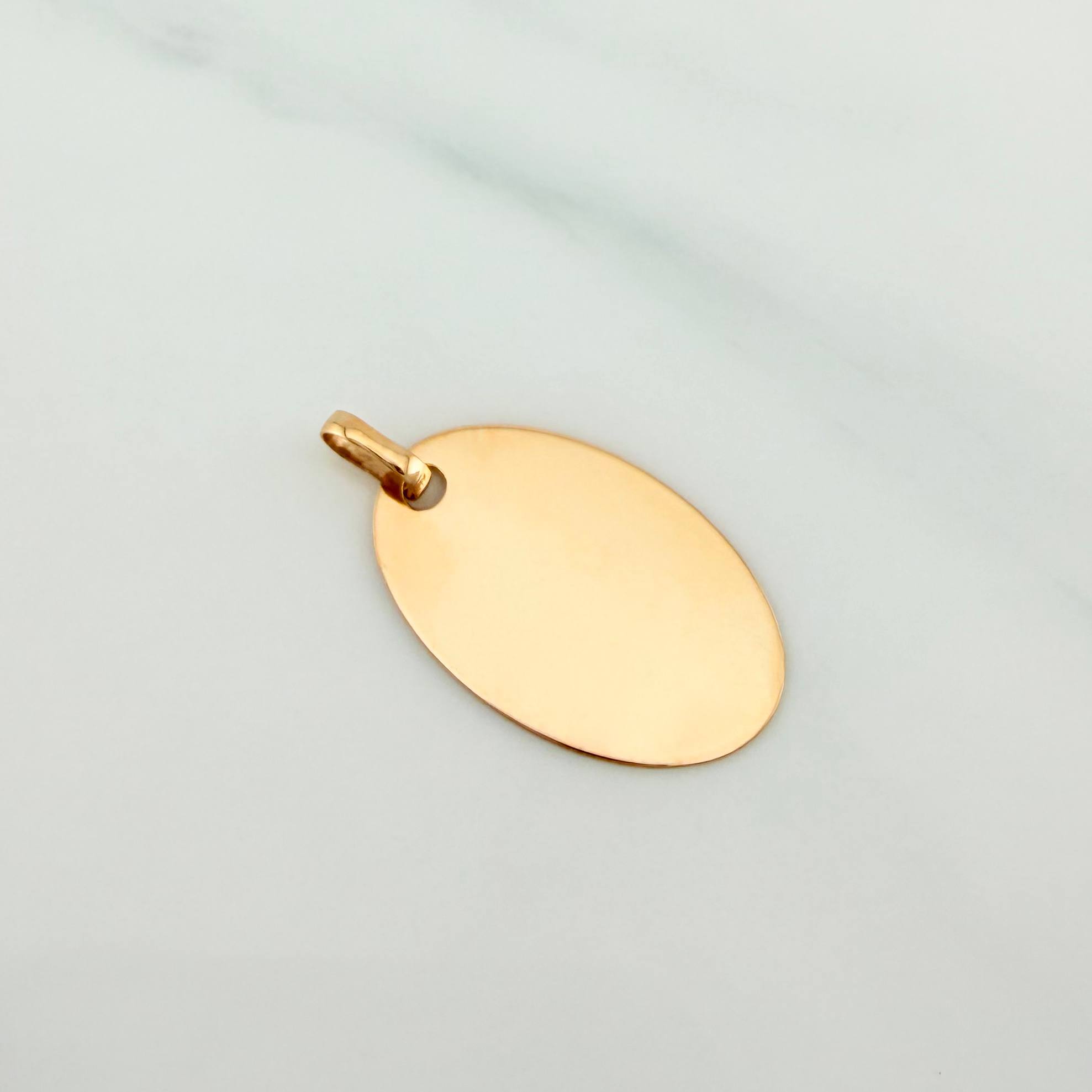Oval Plaque Pendant 1.2 g / 1 in 18K Yellow Gold