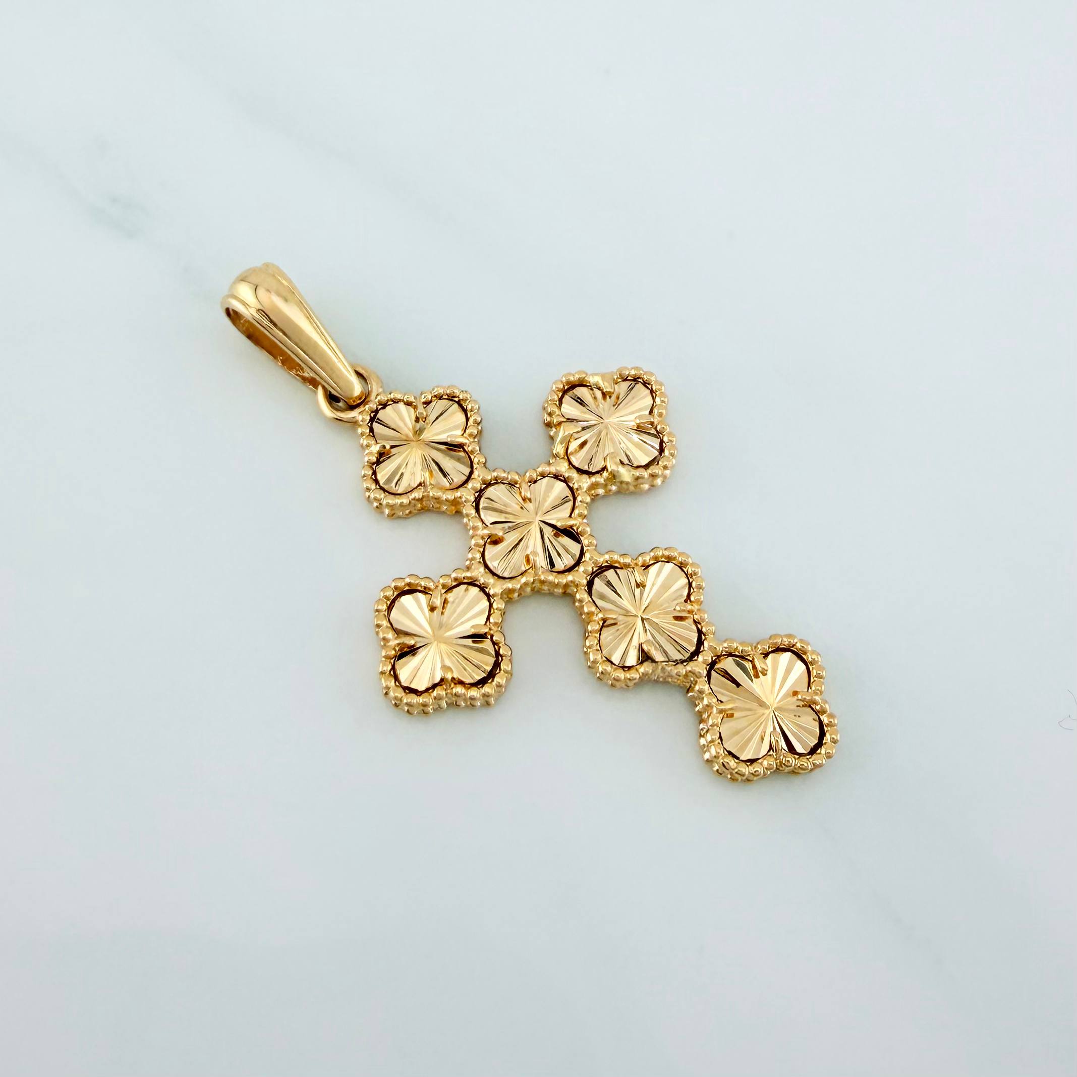 Clover Cross Pendant 4.35 g / 1 1/2 in 18K Yellow Gold