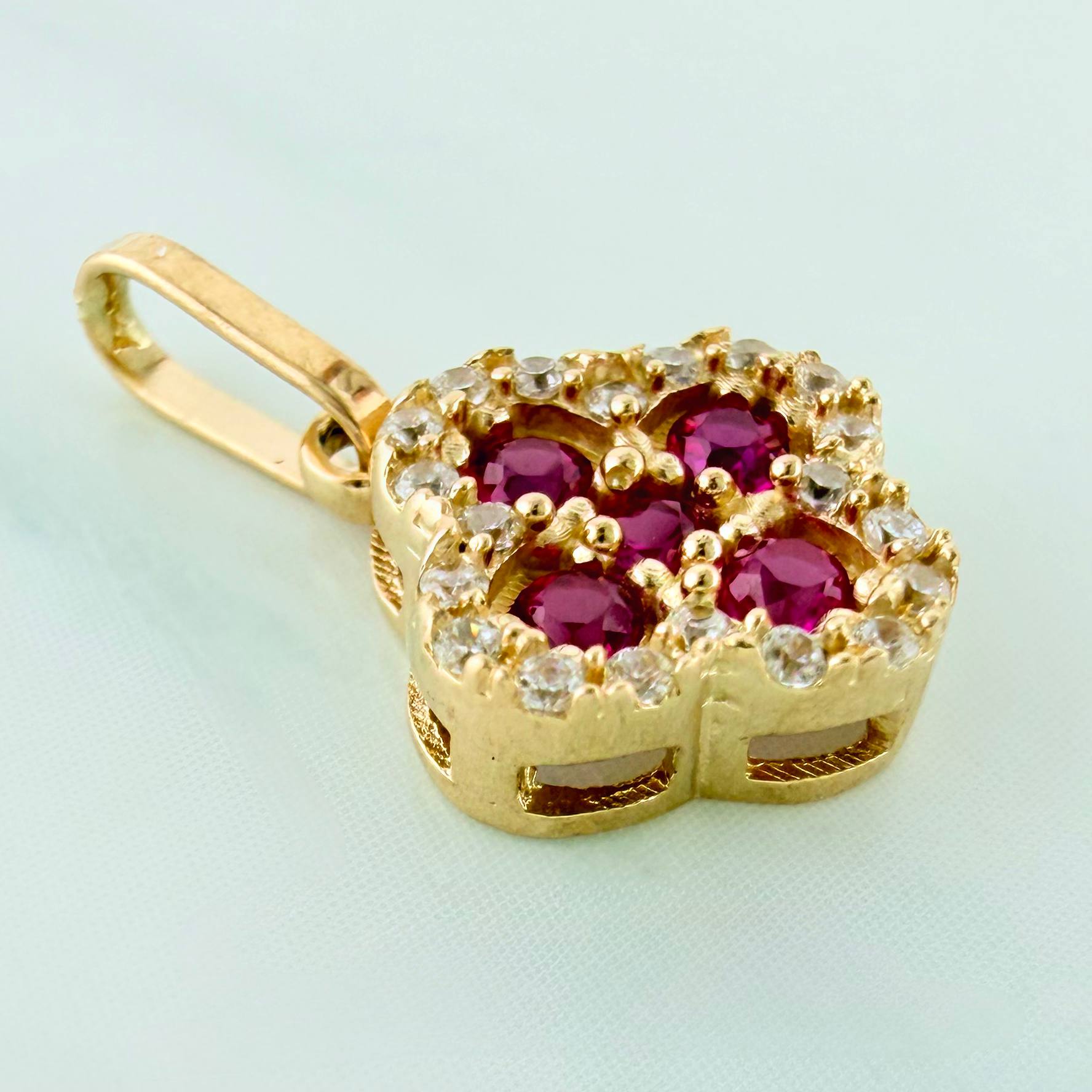 Dije Trebol 1.2 g / 3/4 in Oro Amarillo 18K