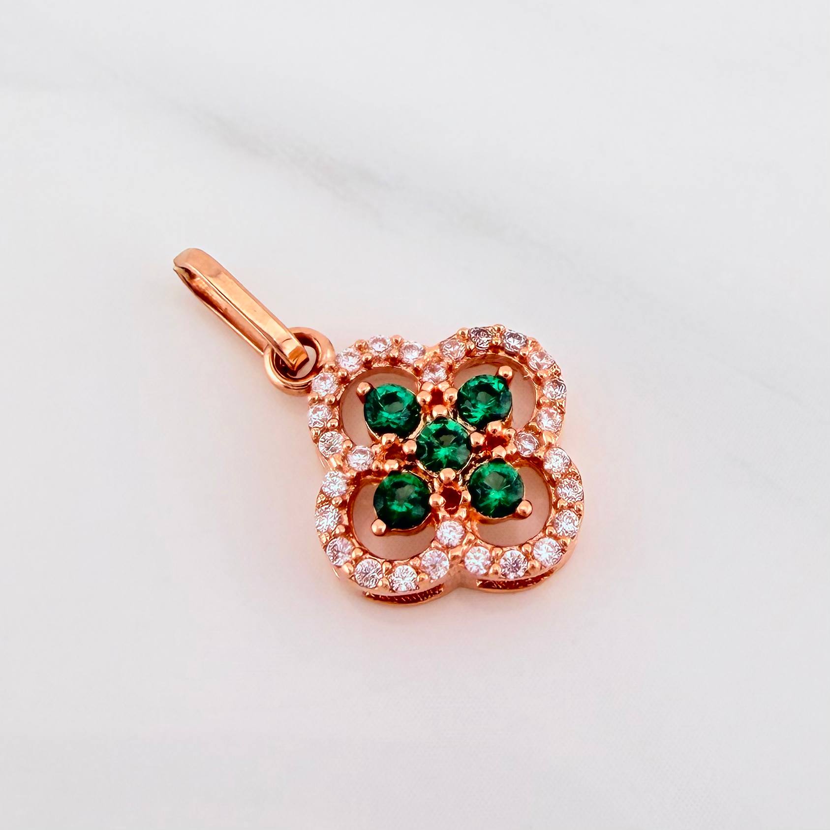 Double Clover Pendant 1.5 g / 3/4 in 18K Rose Gold