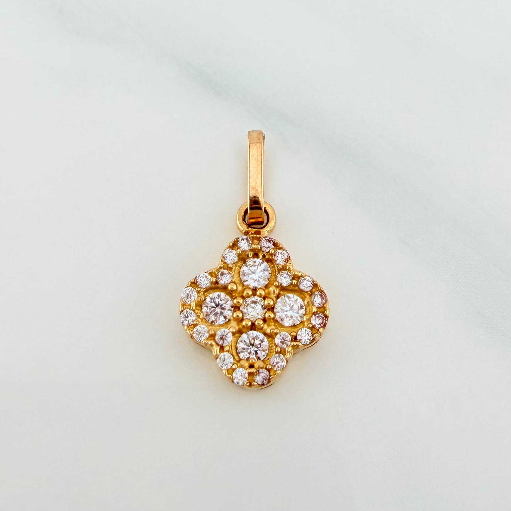 Clover Pendant 1.1 g / 3/4 in 18K Yellow Gold