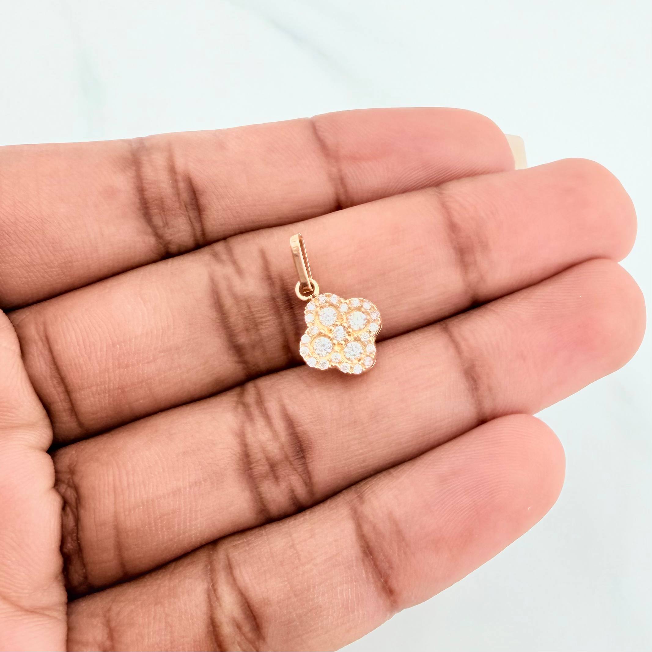 Clover Pendant 1.1 g / 3/4 in 18K Yellow Gold