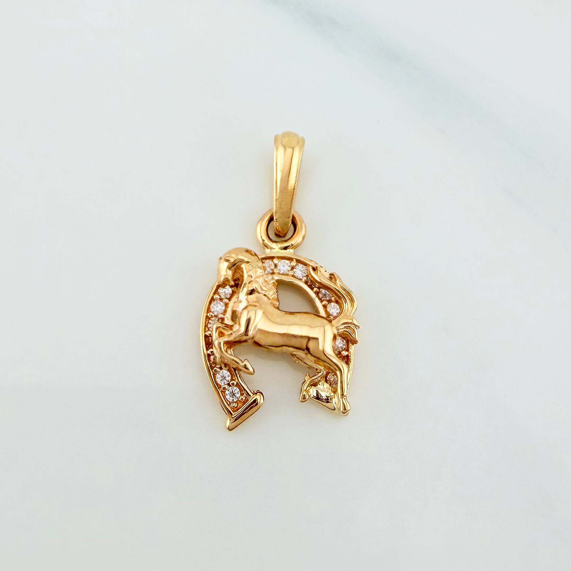 Pendant Horseshoe Horse 1.75 g / 3/4 in 18K Yellow Gold