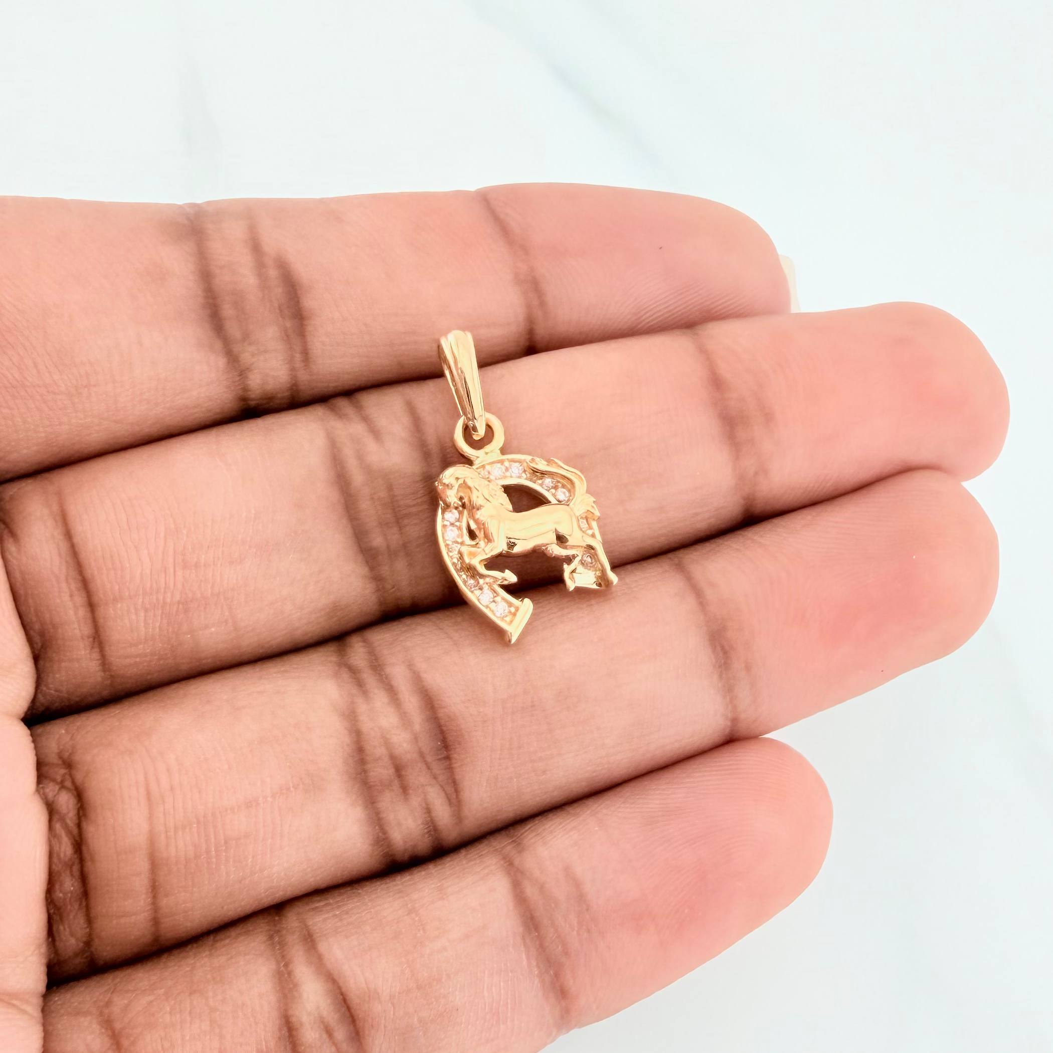 Pendant Horseshoe Horse 1.75 g / 3/4 in 18K Yellow Gold