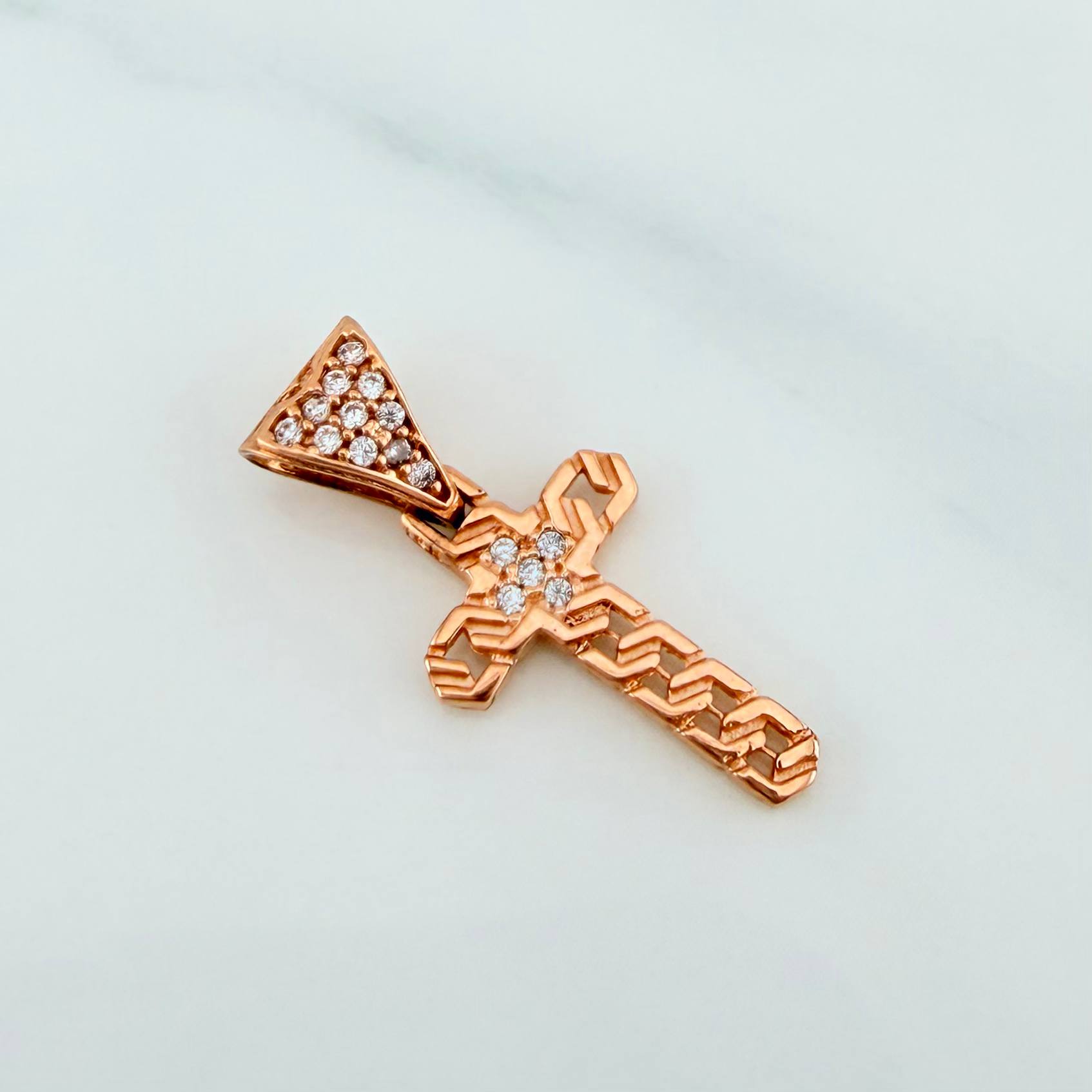Dije Cruz 1.2 g / 3/4 in Oro Rosa 18K