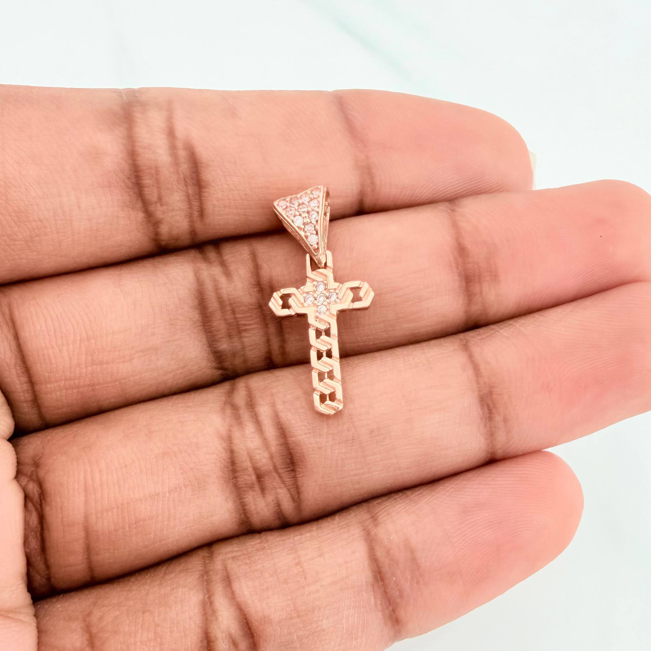 Dije Cruz 1.2 g / 3/4 in Oro Rosa 18K