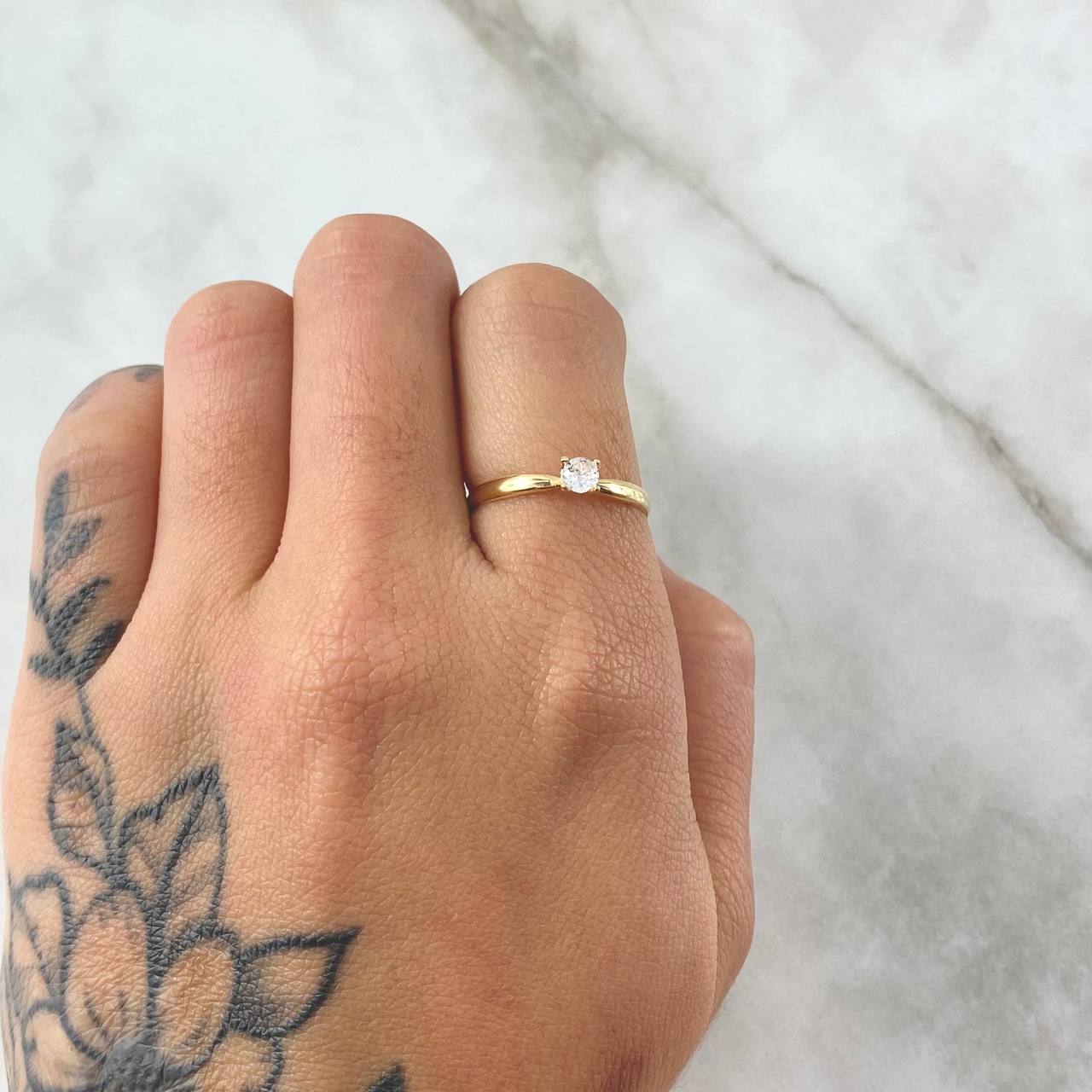 Classic Solitaire Ring 1.1gr / Size 6 3/4 / White Zircon Yellow Gold 18K ©
