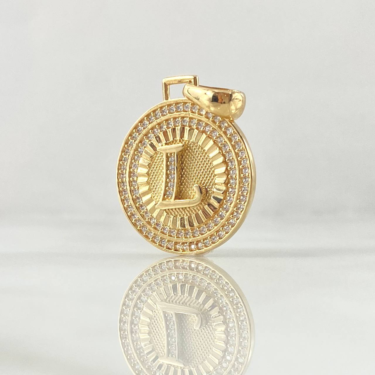 Dije Medalla Letra L 4.35gr / 1 1/4 in / Oro Amarillo 18K *