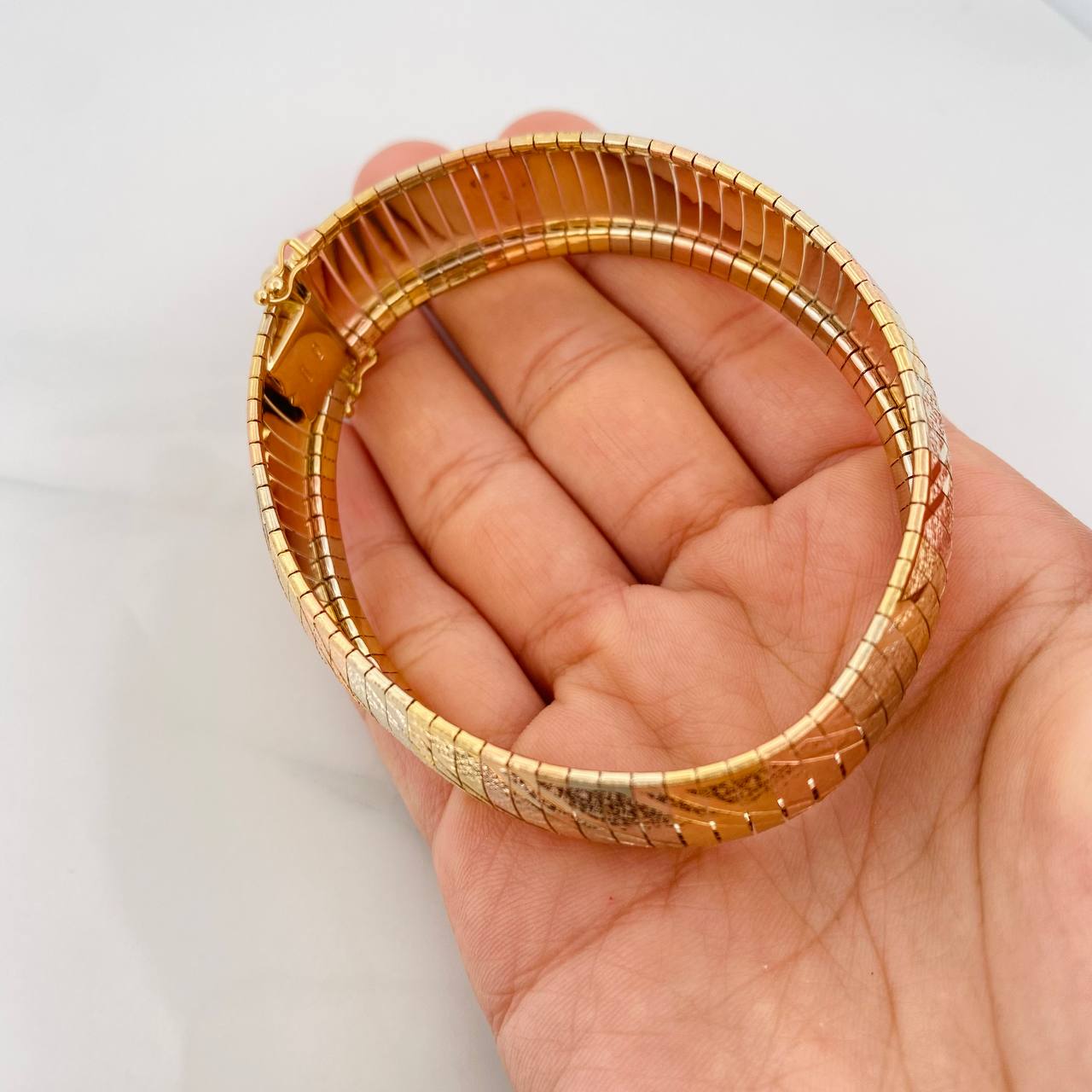 Pulso Destellos 38.5g / 7 3/4 in / 18.55mm Tres Oros 18K