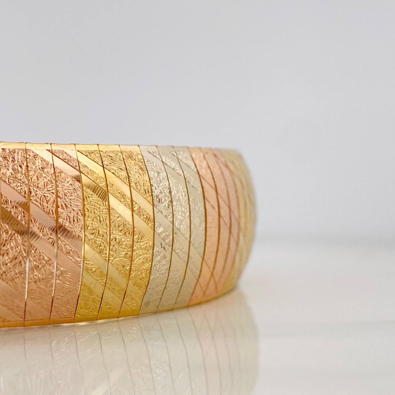 Pulso Destellos 38.5g / 7 3/4 in / 18.55mm Tres Oros 18K
