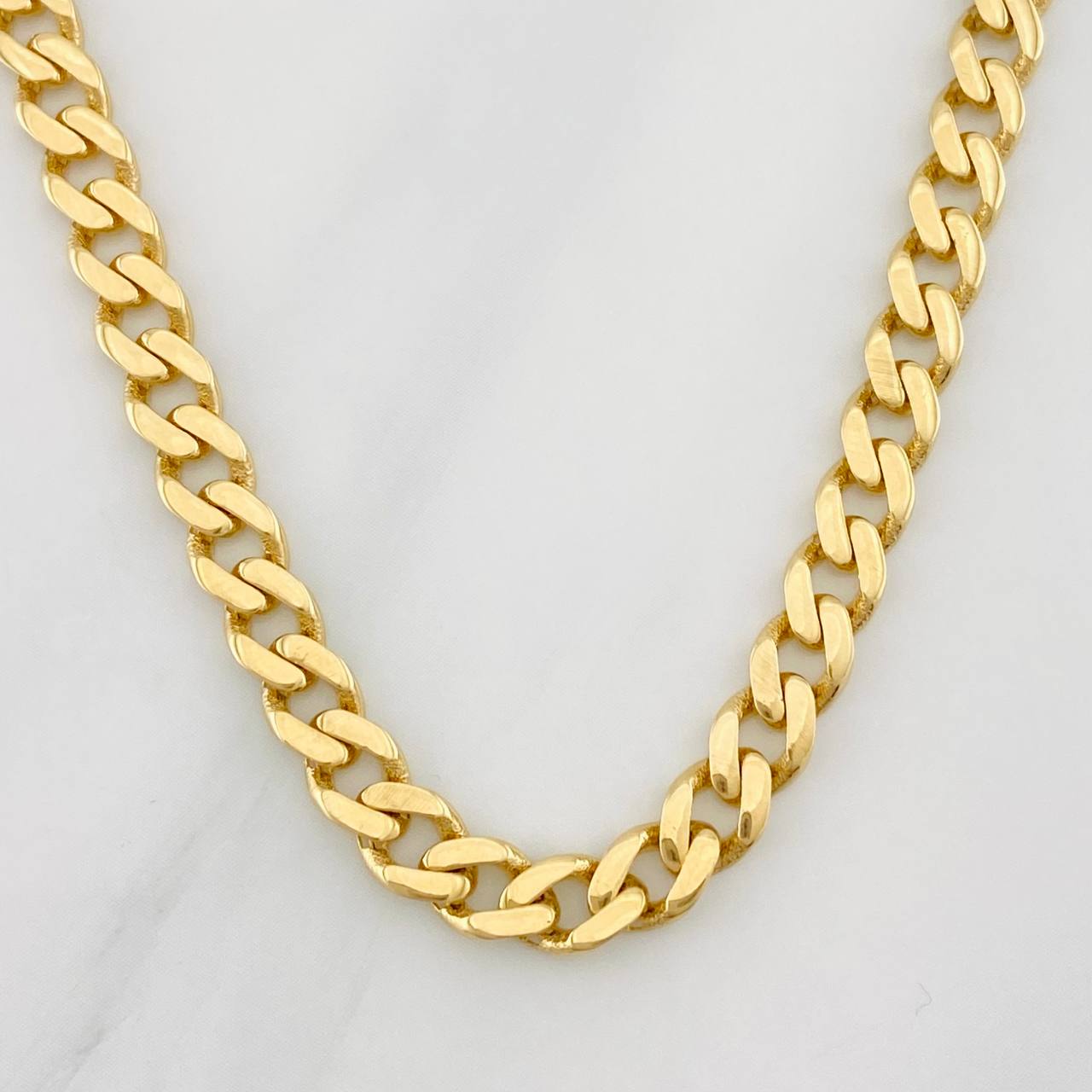 Cadena Cubana Infinito 16.6g / 24 in / 4.71mm Oro Amarillo 18K