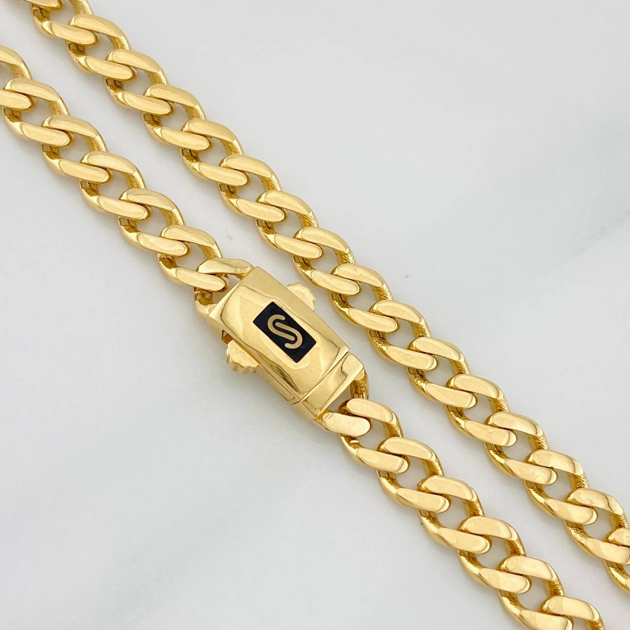Cadena Cubana Infinito 16.6g / 24 in / 4.71mm Oro Amarillo 18K