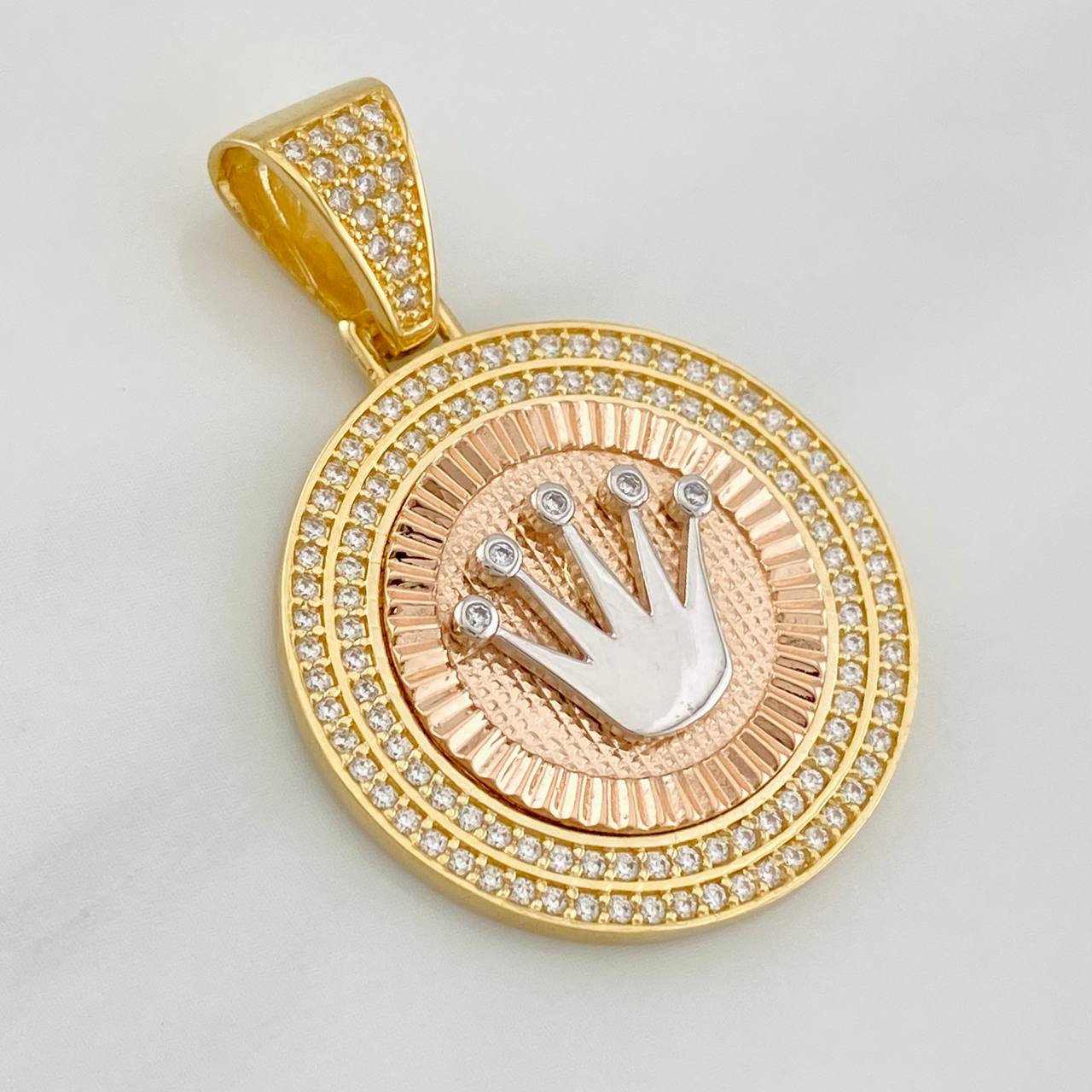 Pendant Crown 6.95g / 1 1/4 in Three Golds 18K