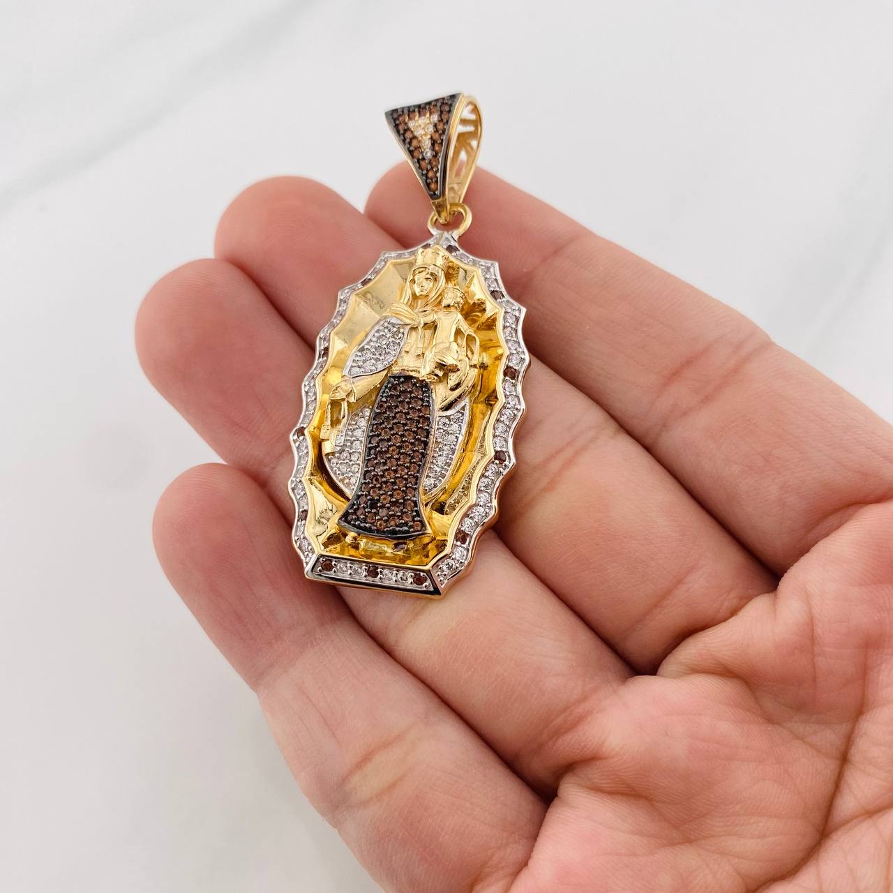 Pendant Virgin of Carmen 13.15g / 2 in Three Golds 18K