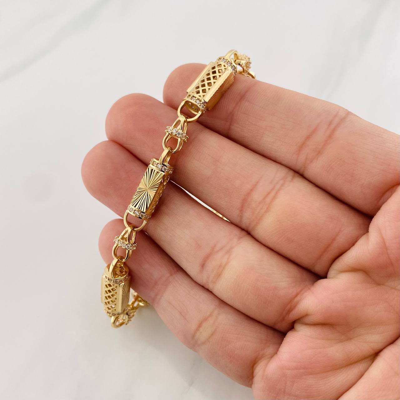 Bracelet Rustic Cylindrical Mesh 16.9g / 8 in / 6.2mm Yellow Gold 18K