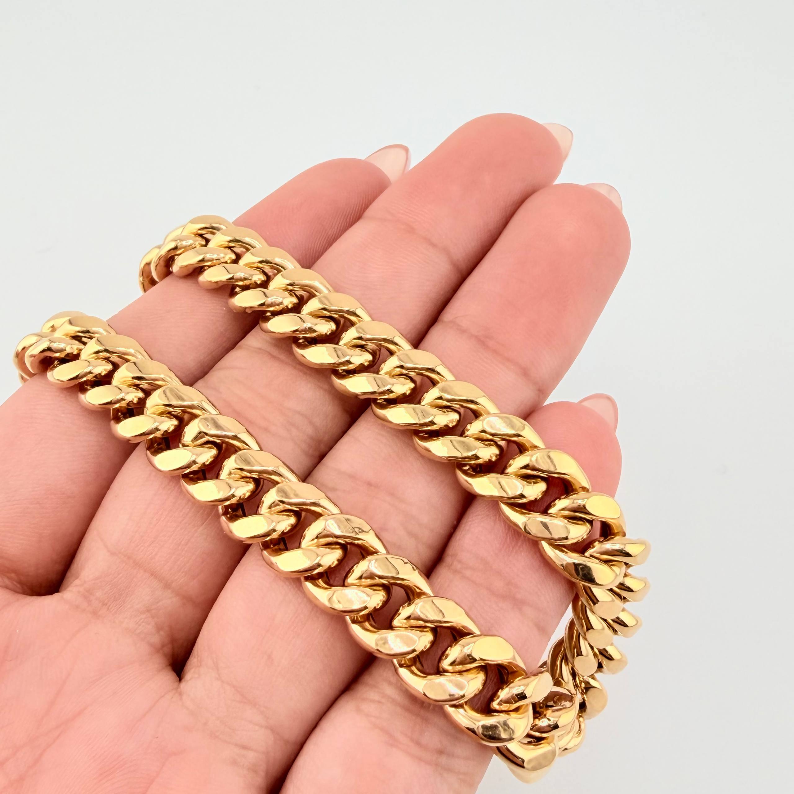 Cadena Cubana 10.8 g / 23 3/4 in / 6.1 mm Oro Amarillo 18K