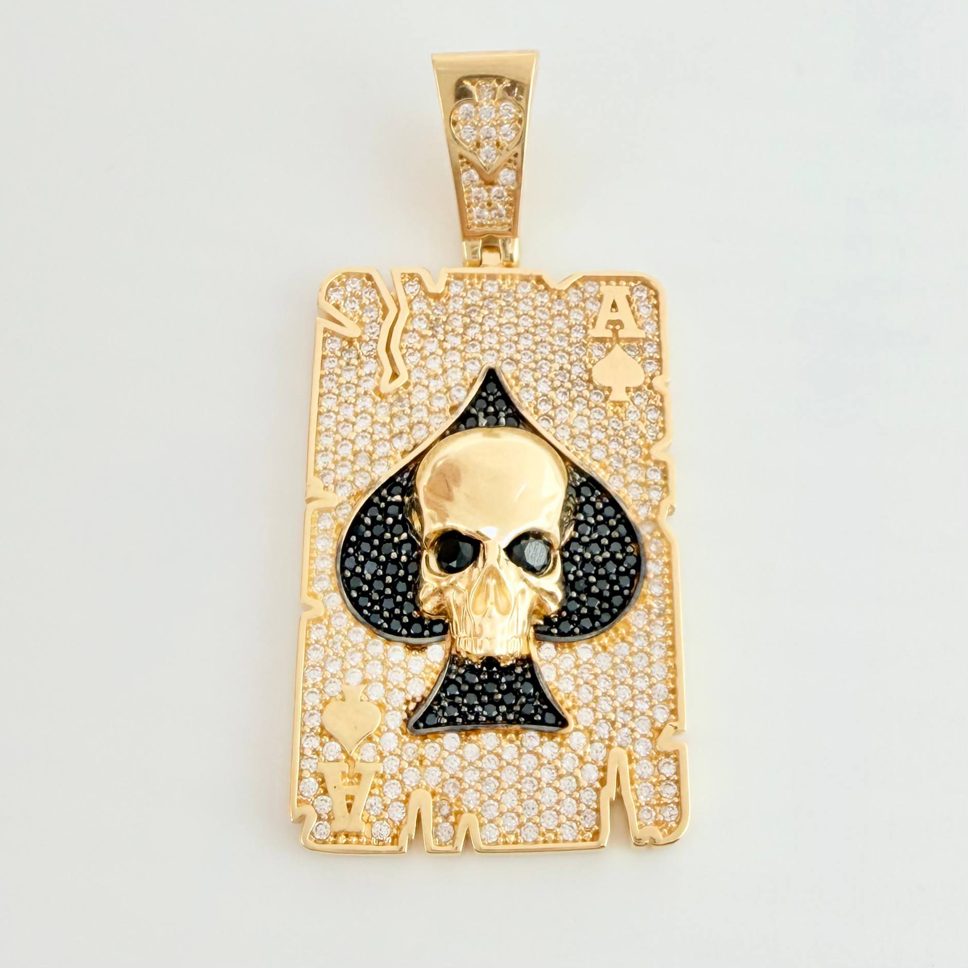 Dije Calavera Carta Pica De As 10.95gr / 2 in / Oro Amarillo 18K *