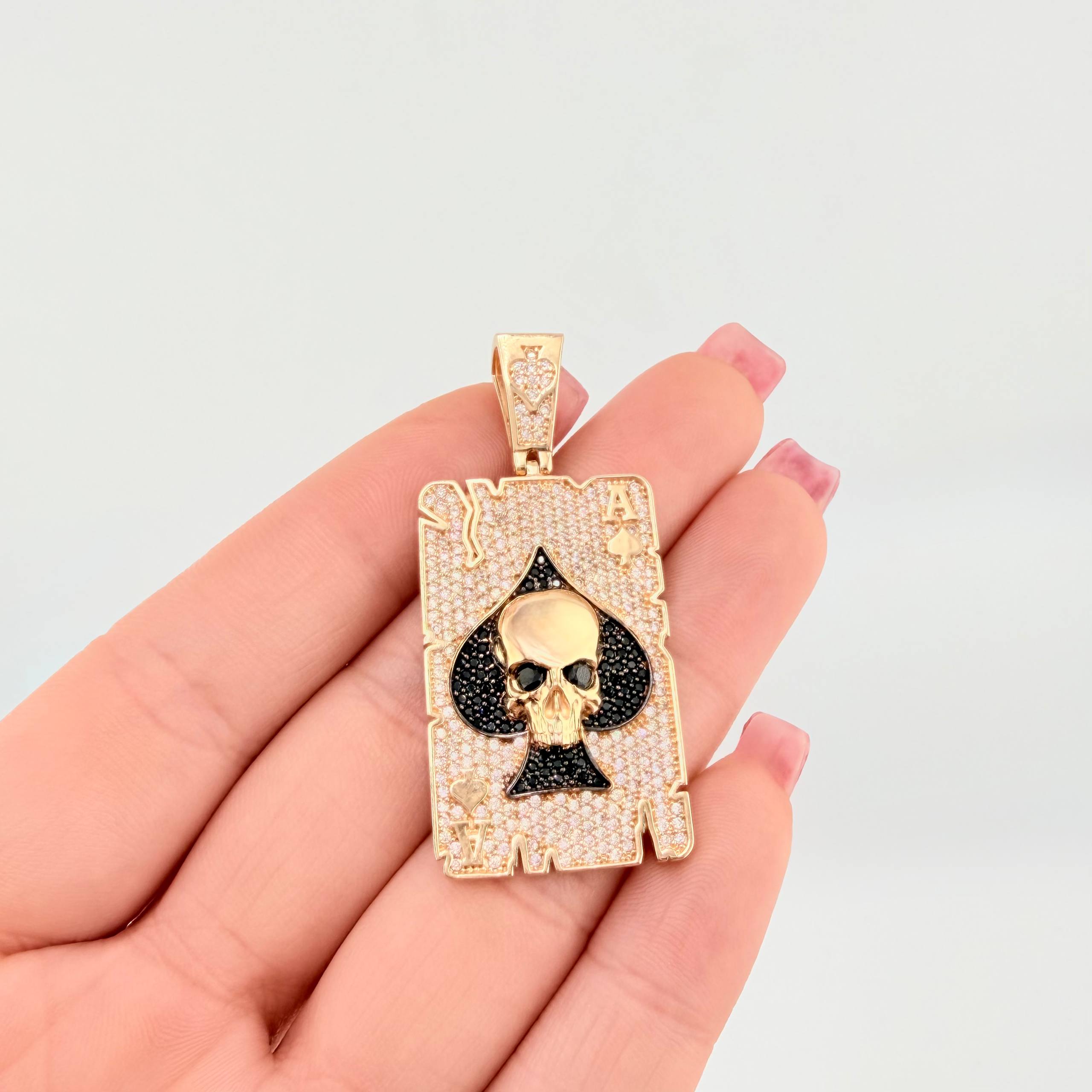 Dije Calavera Carta Pica De As 10.95gr / 2 in / Oro Amarillo 18K *