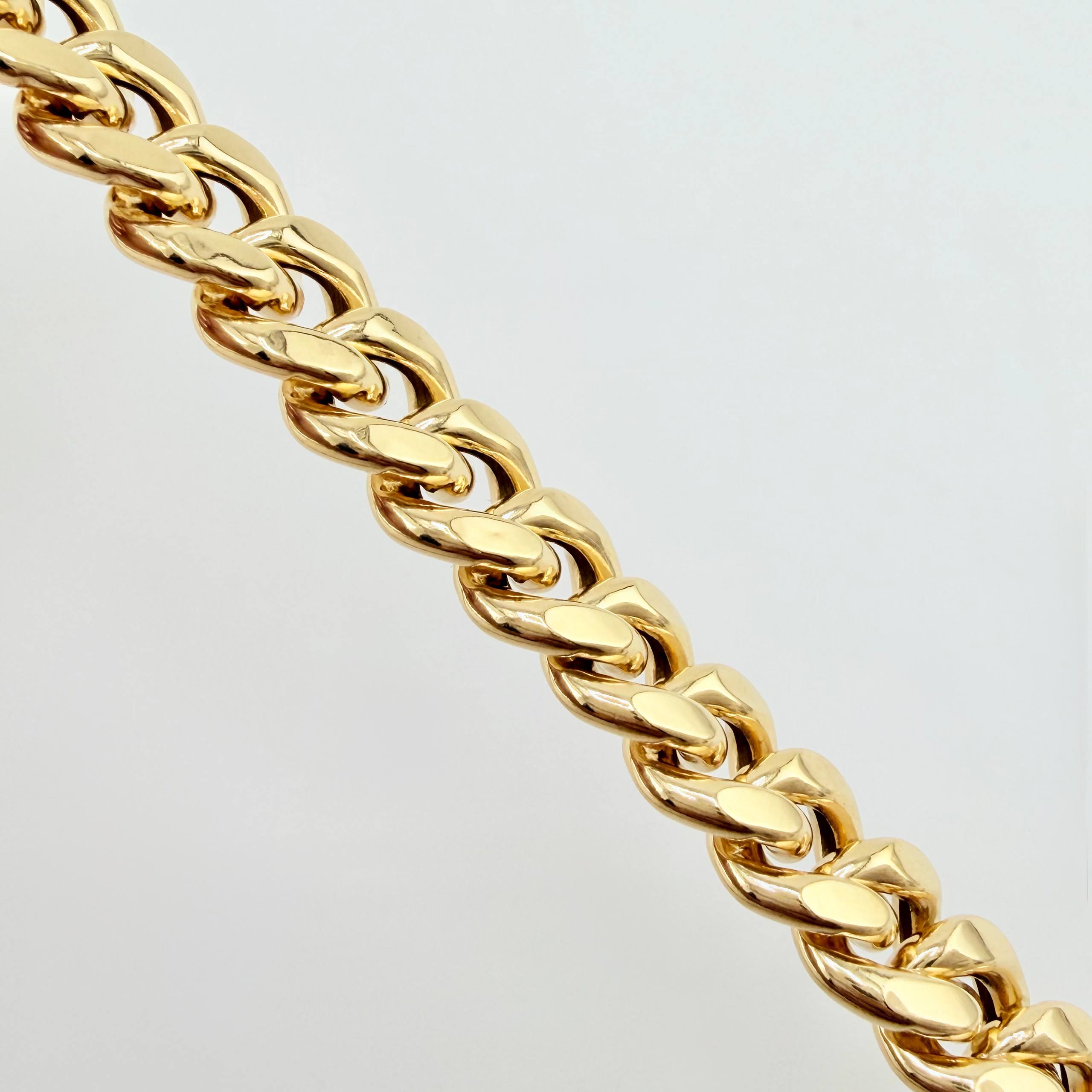 Cadena Cubana 10.8 g / 23 3/4 in / 6.1 mm Oro Amarillo 18K