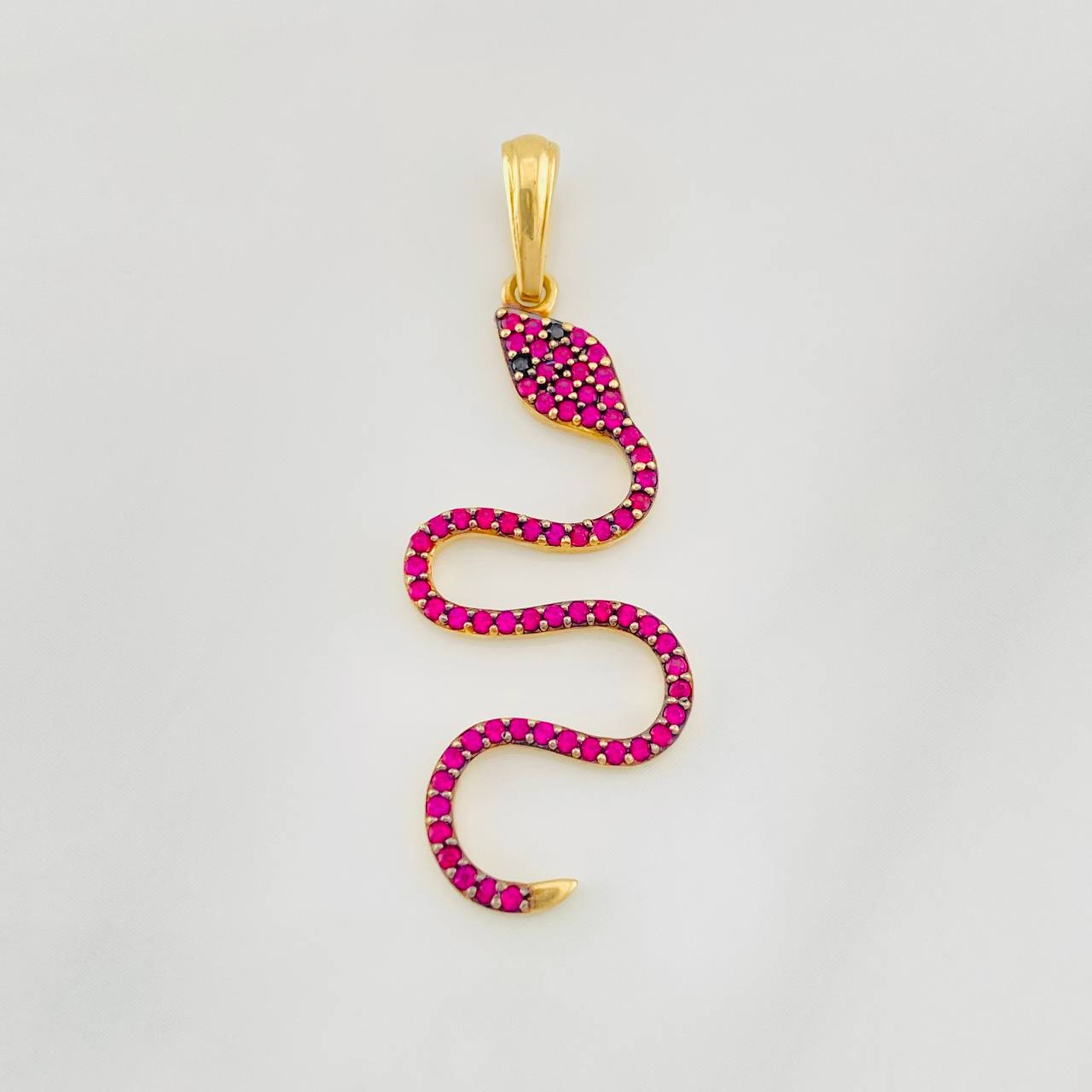 Dije Serpiente 1.9g / 1 1/2 in Dos Oros Negro Amarillo 18K