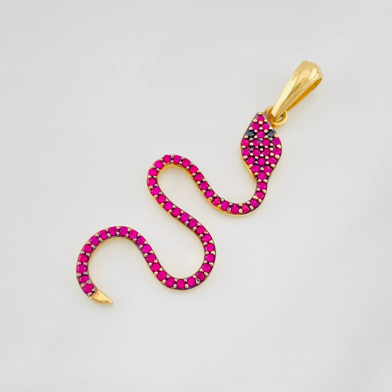 Dije Serpiente 1.9g / 1 1/2 in Dos Oros Negro Amarillo 18K