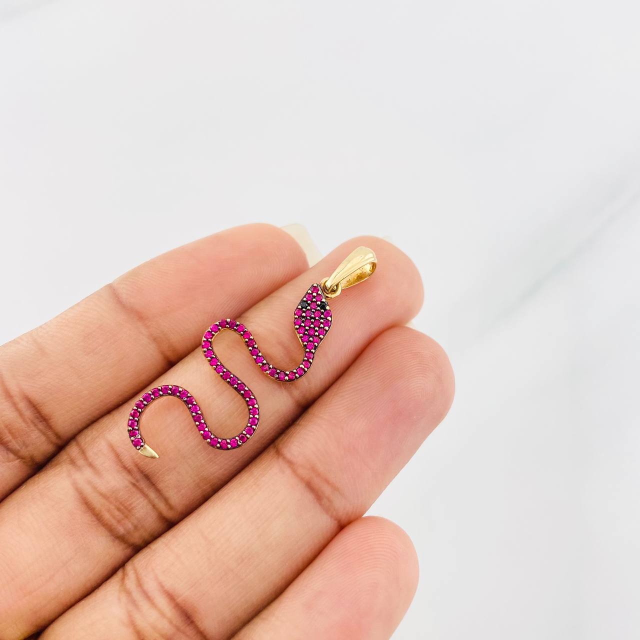 Dije Serpiente 1.9g / 1 1/2 in Dos Oros Negro Amarillo 18K