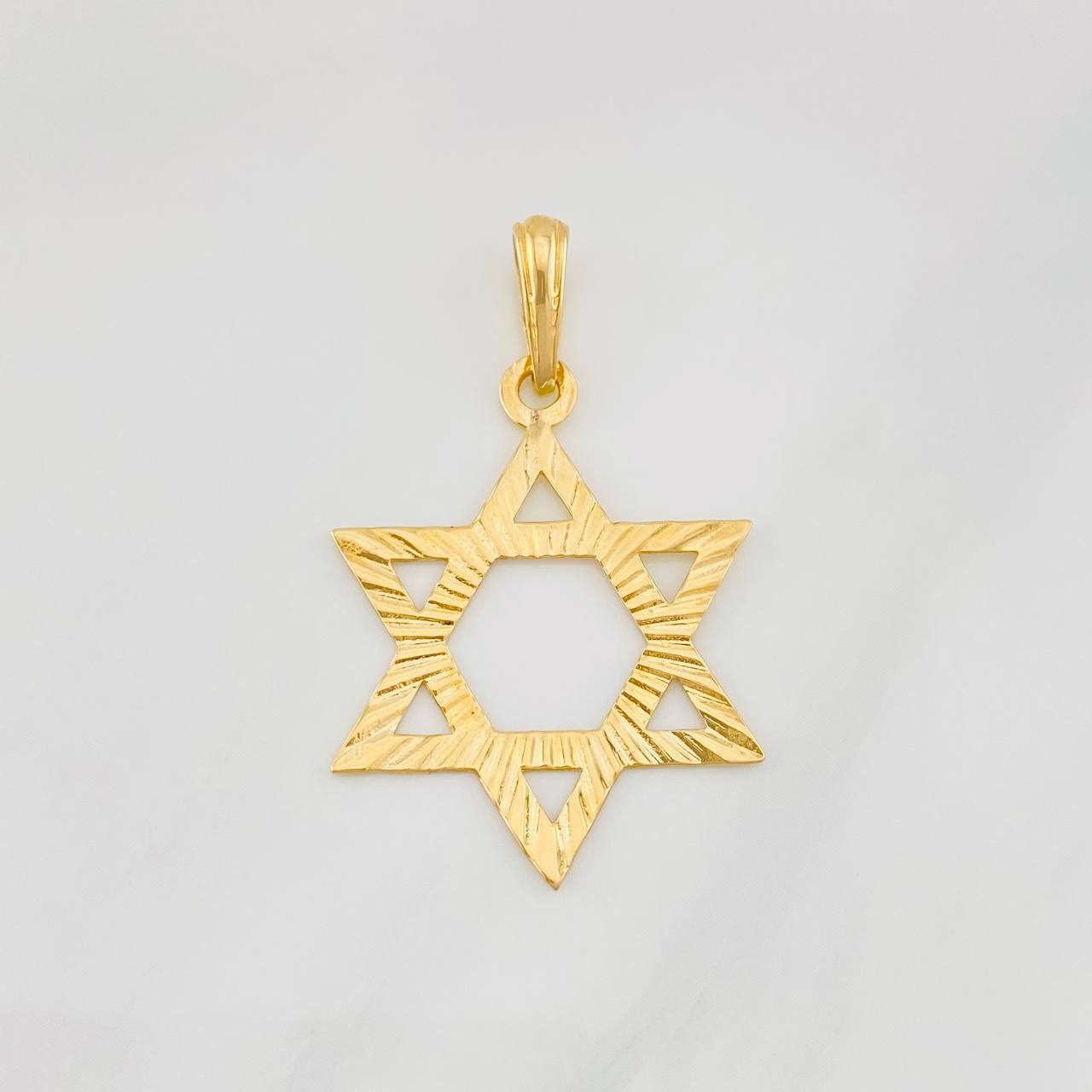 Dije Estrella de David 2g / 1 1/2 in Oro Amarillo 18K