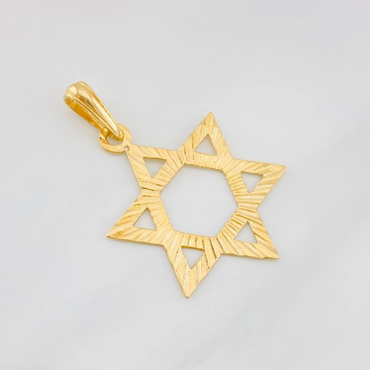 Dije Estrella de David 2g / 1 1/2 in Oro Amarillo 18K