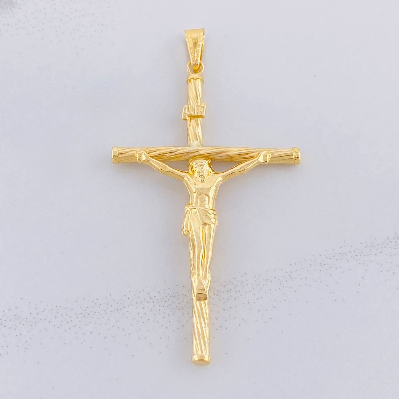 Dije Cruz Cristo 2.05g / 2 1/4 in Oro Amarillo 18K